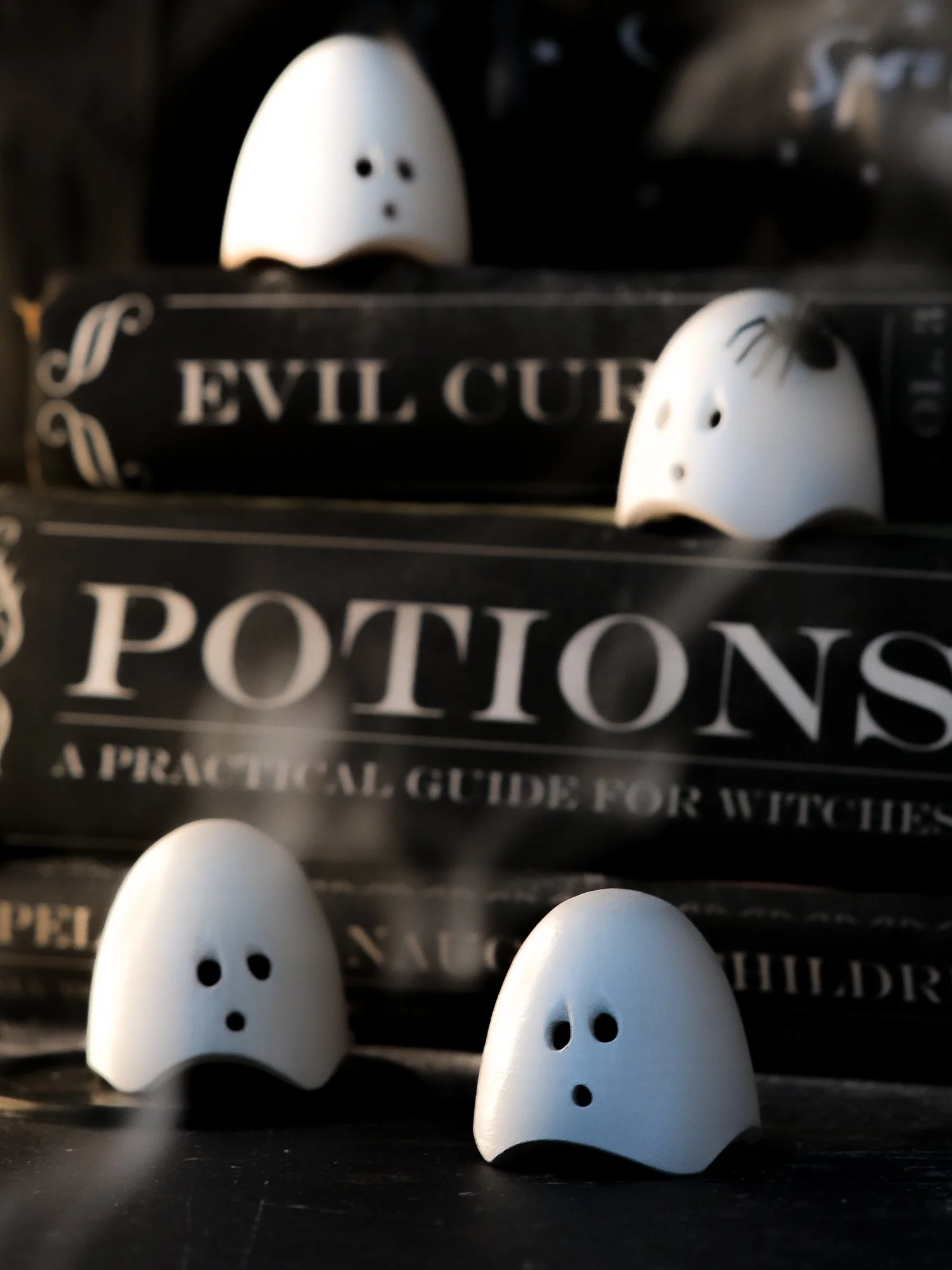 Set of Glowing Ghoulish Ghosties (3 of 4).jpg