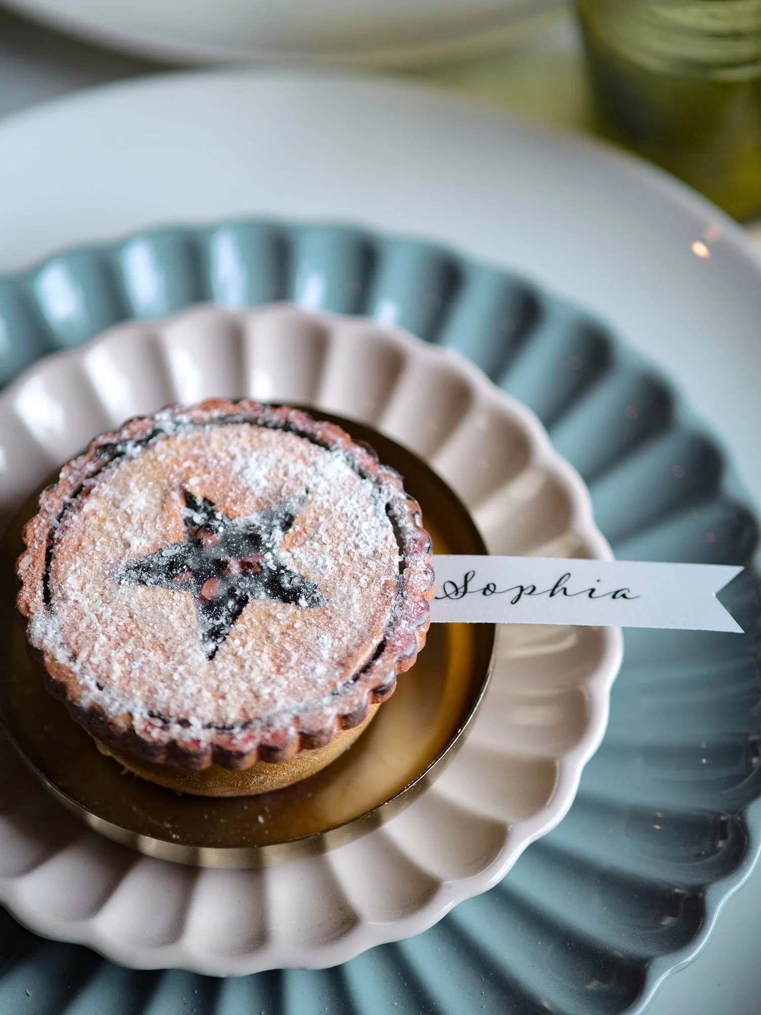 Wooden mince pie christmas place setting