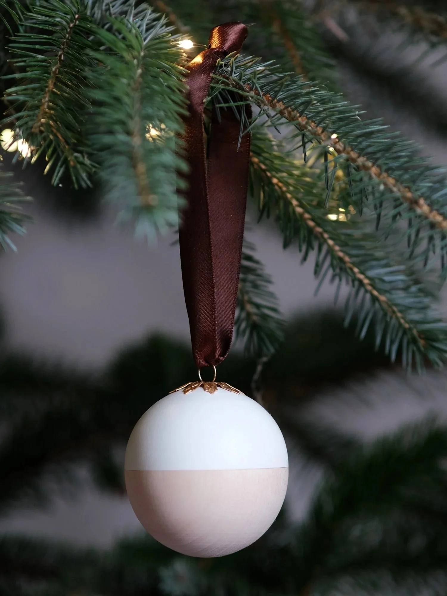 Glad+Tidings+Bauble+%284+of+5%29.jpg