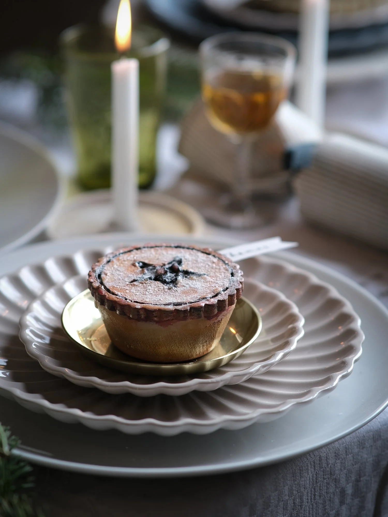 Wooden mince pie christmas place setting
