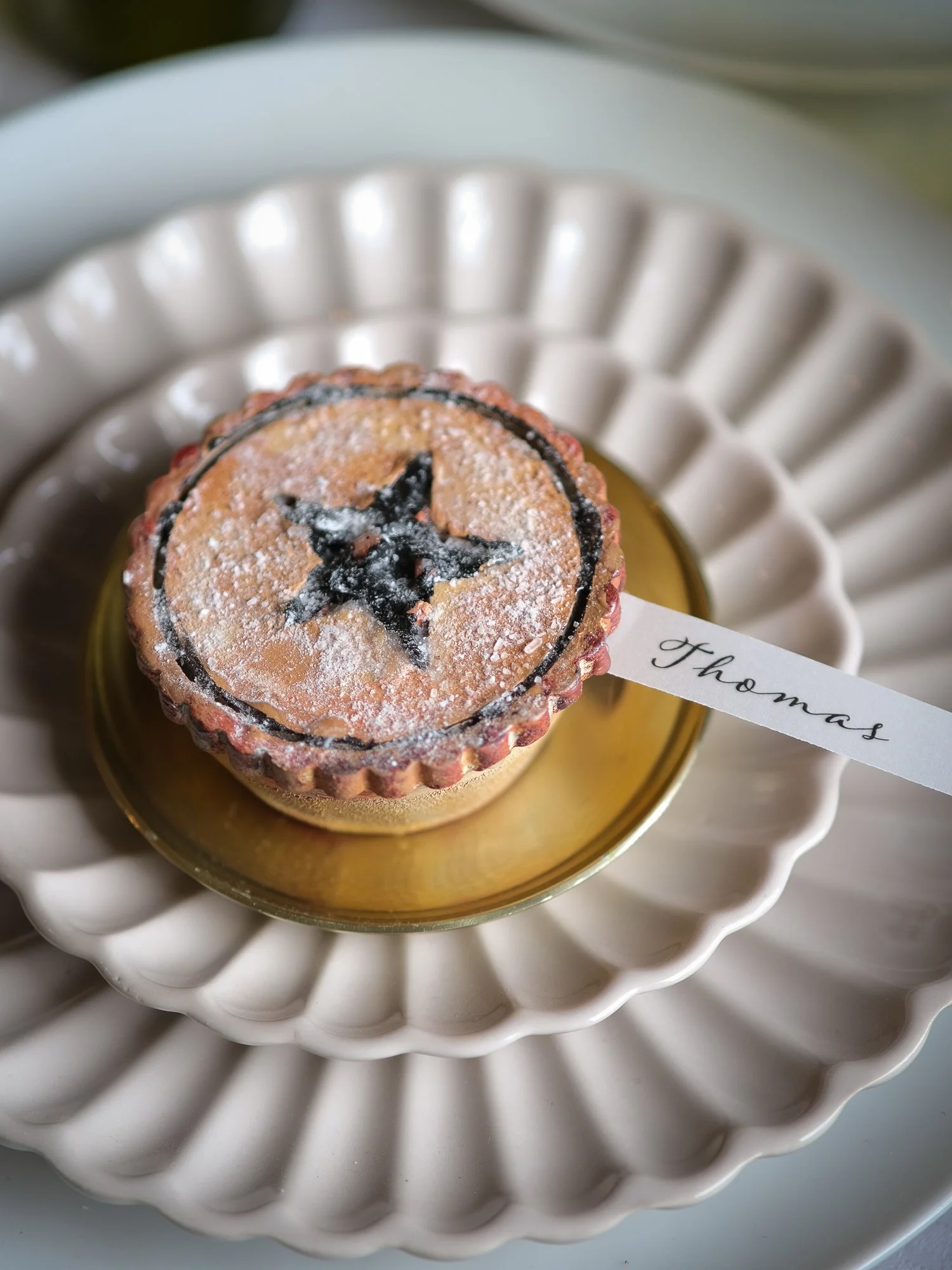 Wooden mince pie christmas place setting
