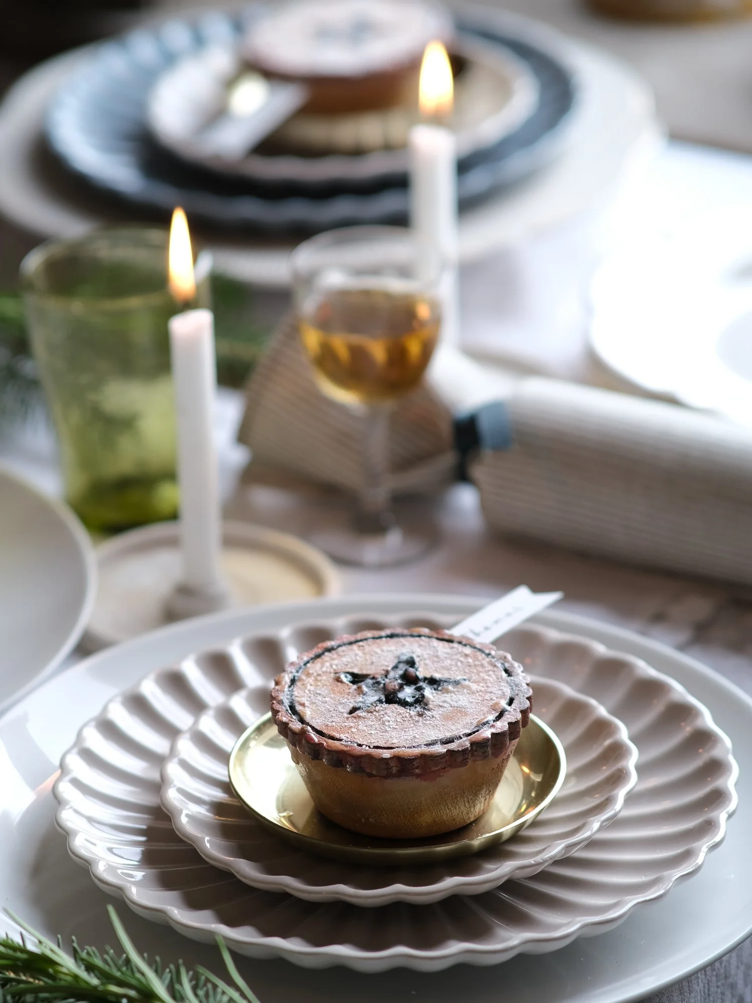 Wooden mince pie christmas place setting