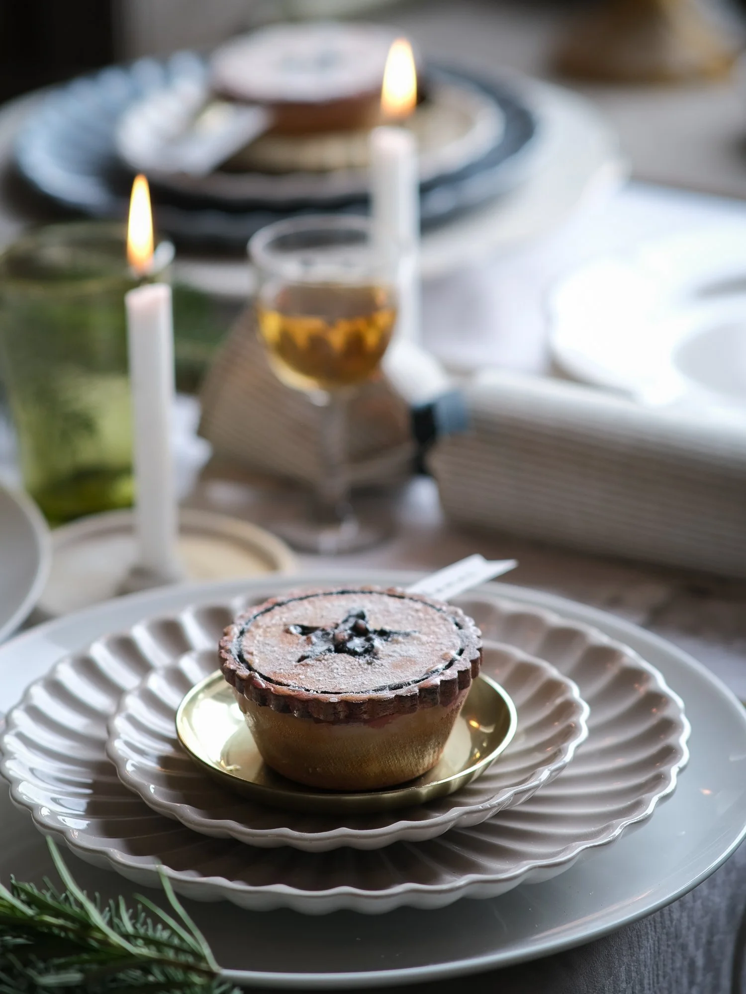Wooden mince pie christmas place setting