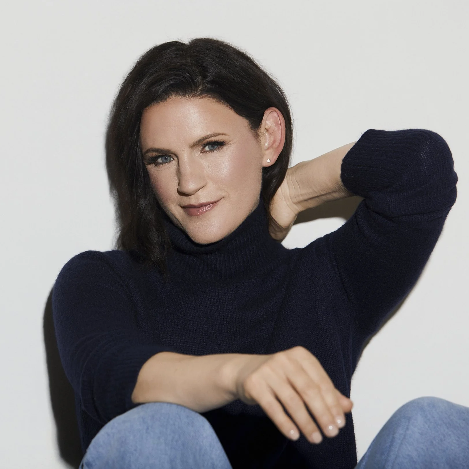 Carrie Manolakos.png