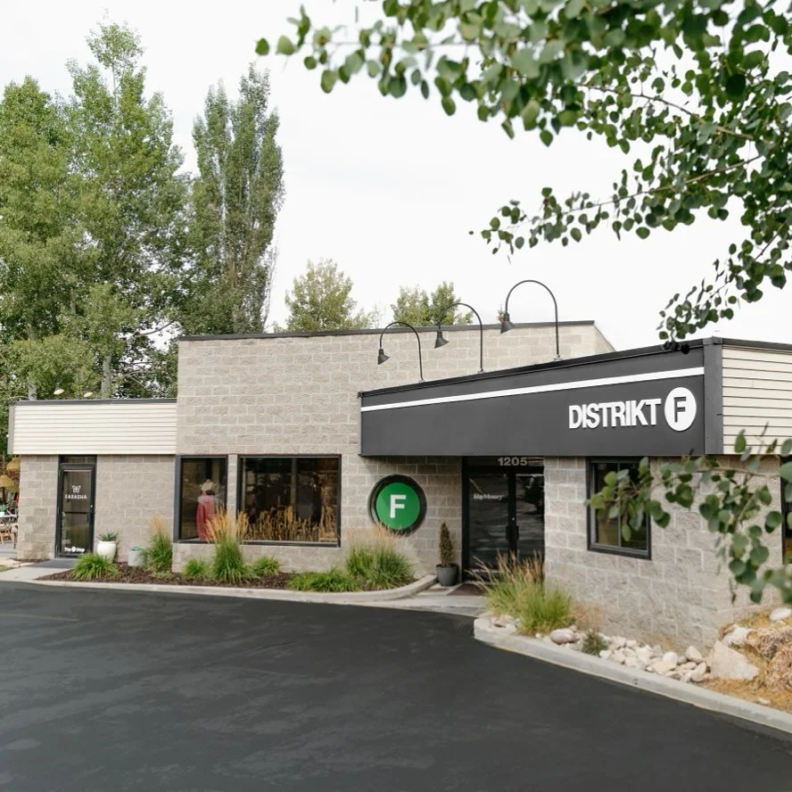 Welcome to Distrik F ✨
Born from a passion for fashion and collaborations - Distrikt F by Farasha is a women-owned, modular concept space in Park City’s Iron Horse District — offering photography studio, styling, retail activations and in