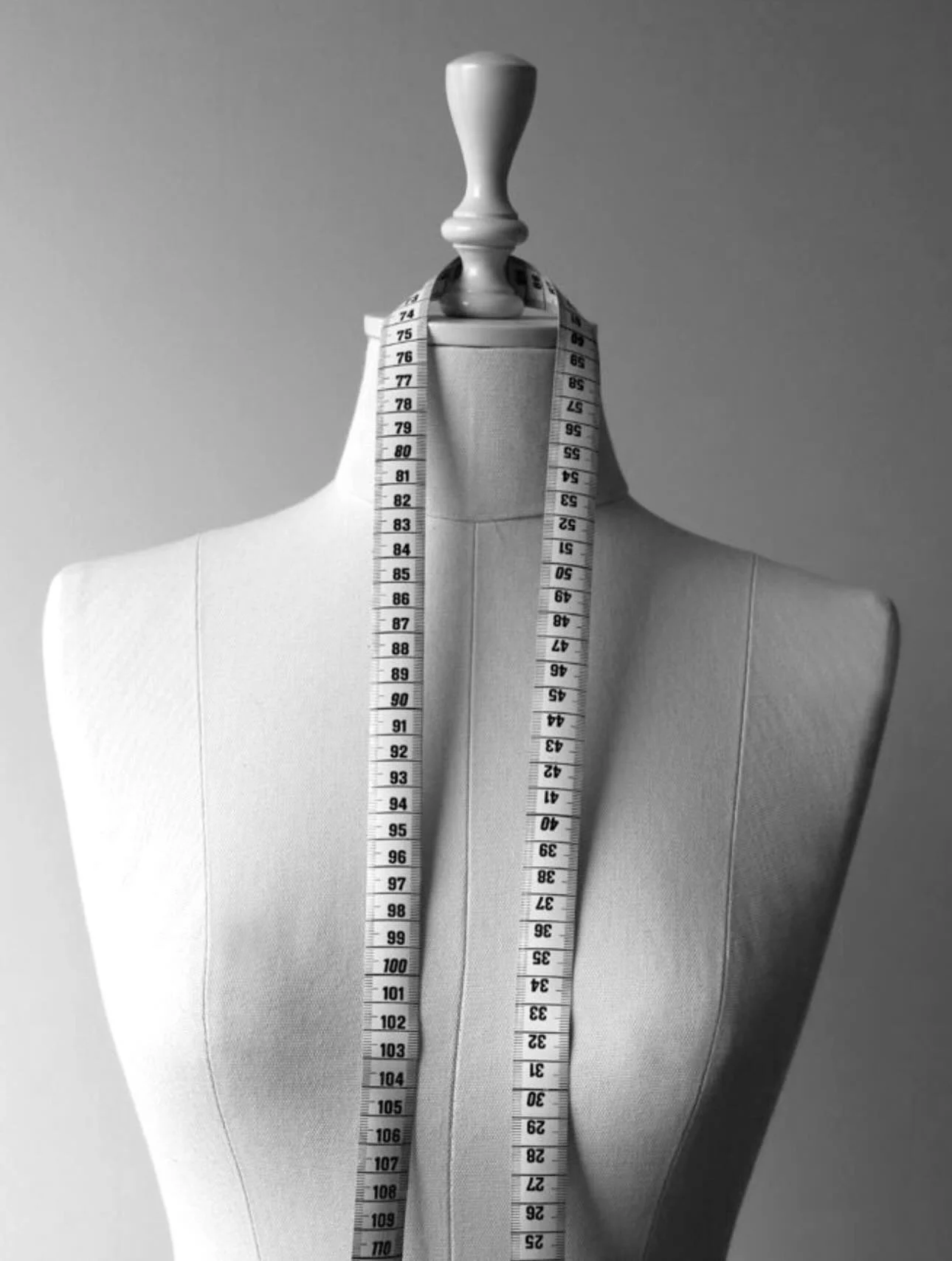 Tuesdays just got better. ✂️
Join us every 1st &amp; 3rd Tuesday (11&ndash;1PM) for TAILORED TUESDAYS &mdash; quick, quality alterations in partnership with D&rsquo;Fifth Rose (SLC). @garment_clinic_dfifthrose 

Meet our in-house experts, drop off yo