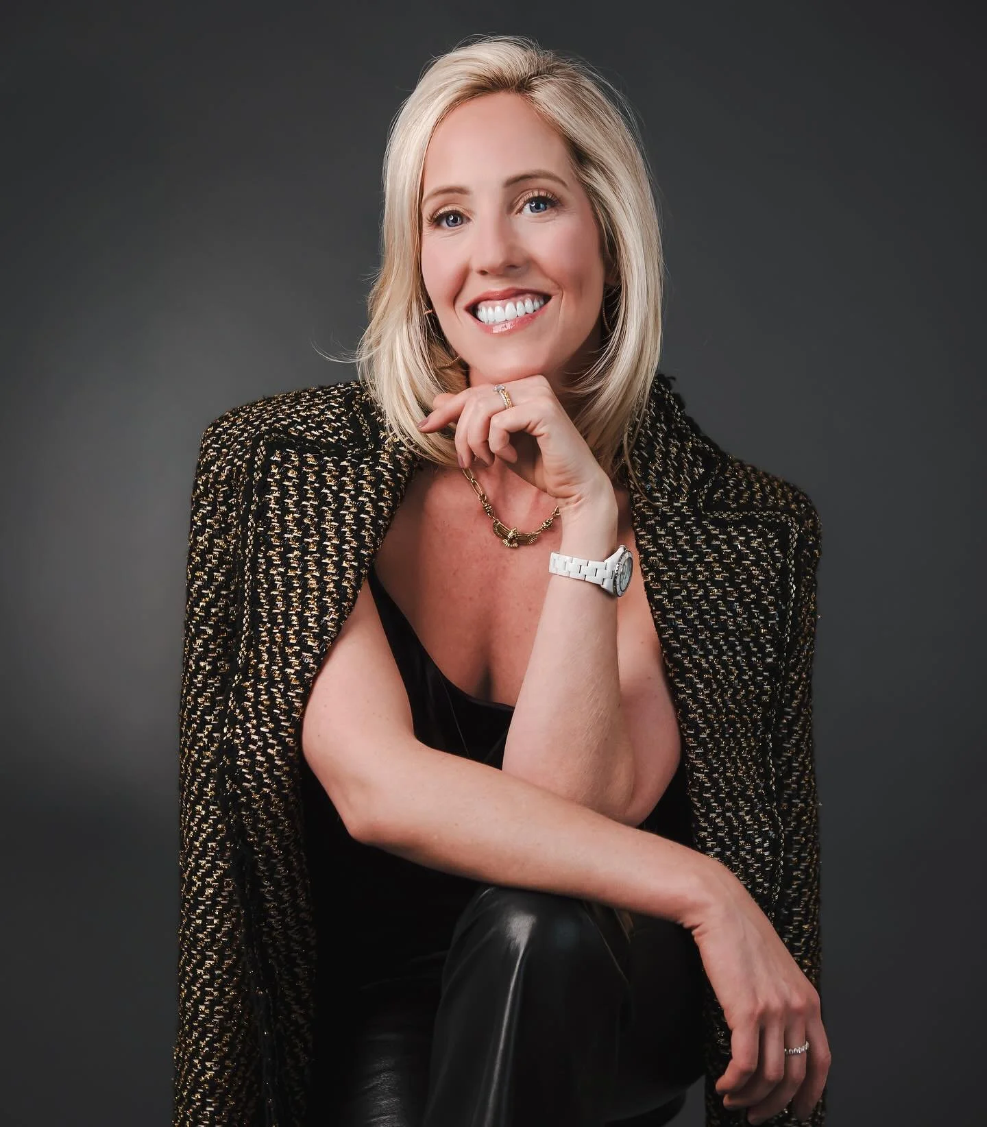 In a world where so much connection happens through screens, an authentic, current headshot matters. Your image is often the first introduction&mdash;and energy translates.

That&rsquo;s why we focus on creating a range of headshots that feel intenti