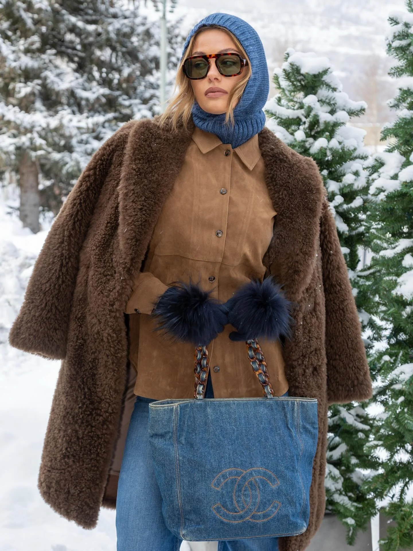 Apr&egrave;s in Park City with us. ⛷️ @distriktf.pc 

We just wrapped a shoot featuring the fabulous brands from our curated pop-up and the edit is everything. 

Shop it in person at Distrikt F&mdash; Now through tomorrow. 

Model  @kennedy_shaver 
S