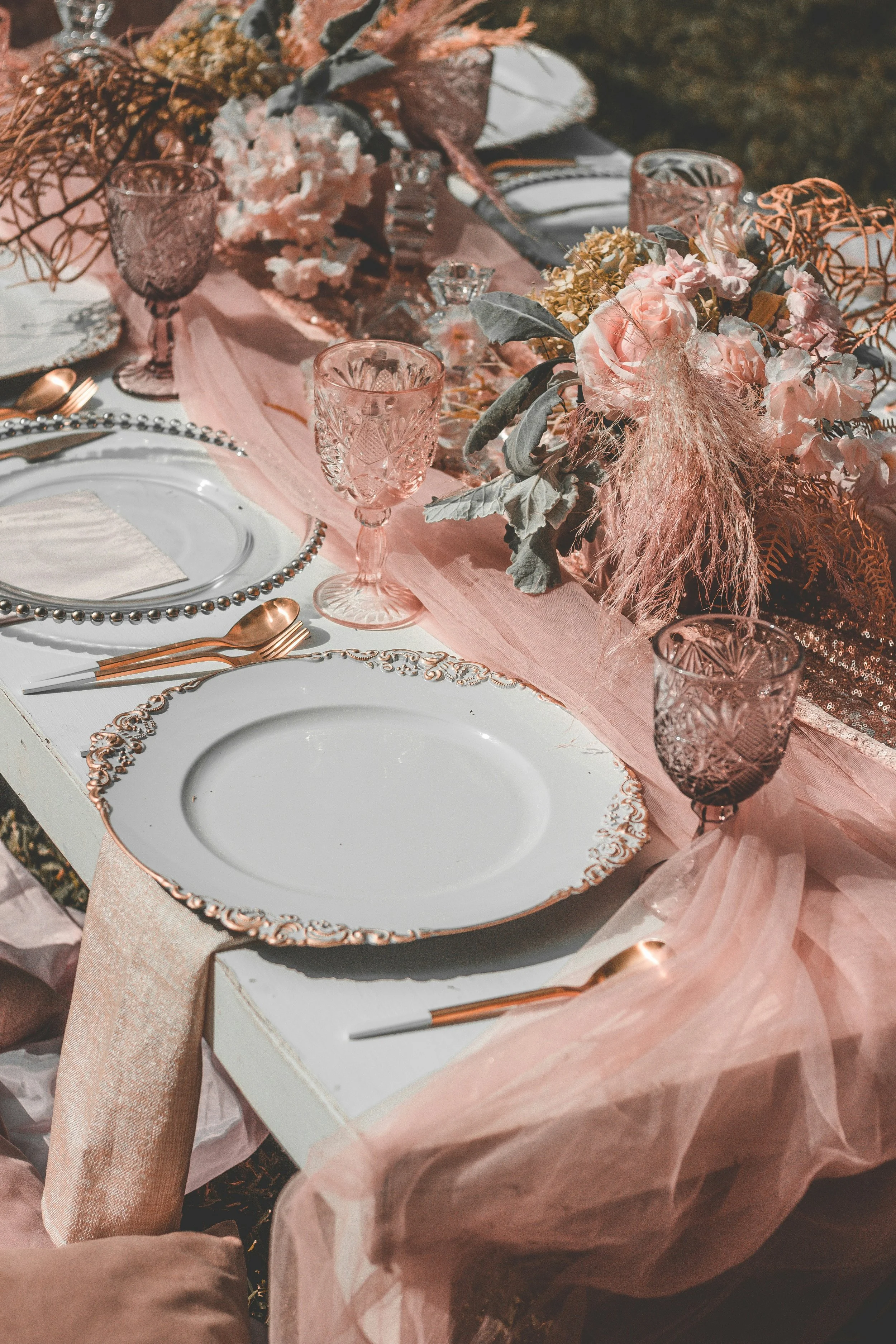 Bachelorette party tables cape, pink and gold themed. Park City Bachelorette Party Activities at Distrikt F.