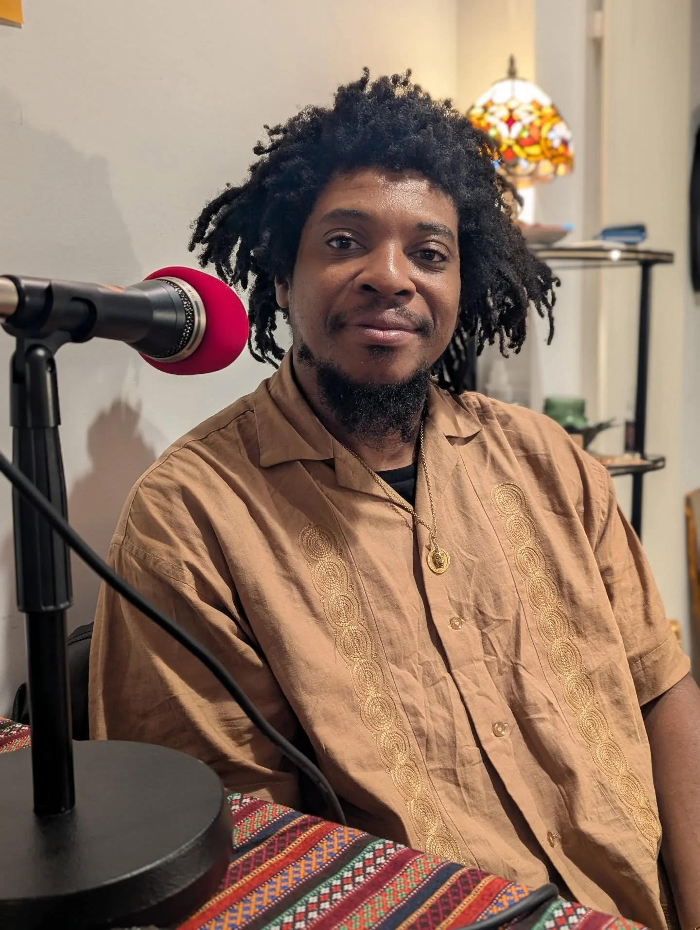 What a pleasure to welcome Somto Ajuluchukwu to the podcast for such an incredibly spontaneous episode 🌞

We actually met in the most unexpected way. I recognized him in the streets of San Lorenzo from an exhibition he had just opened. I simply stop