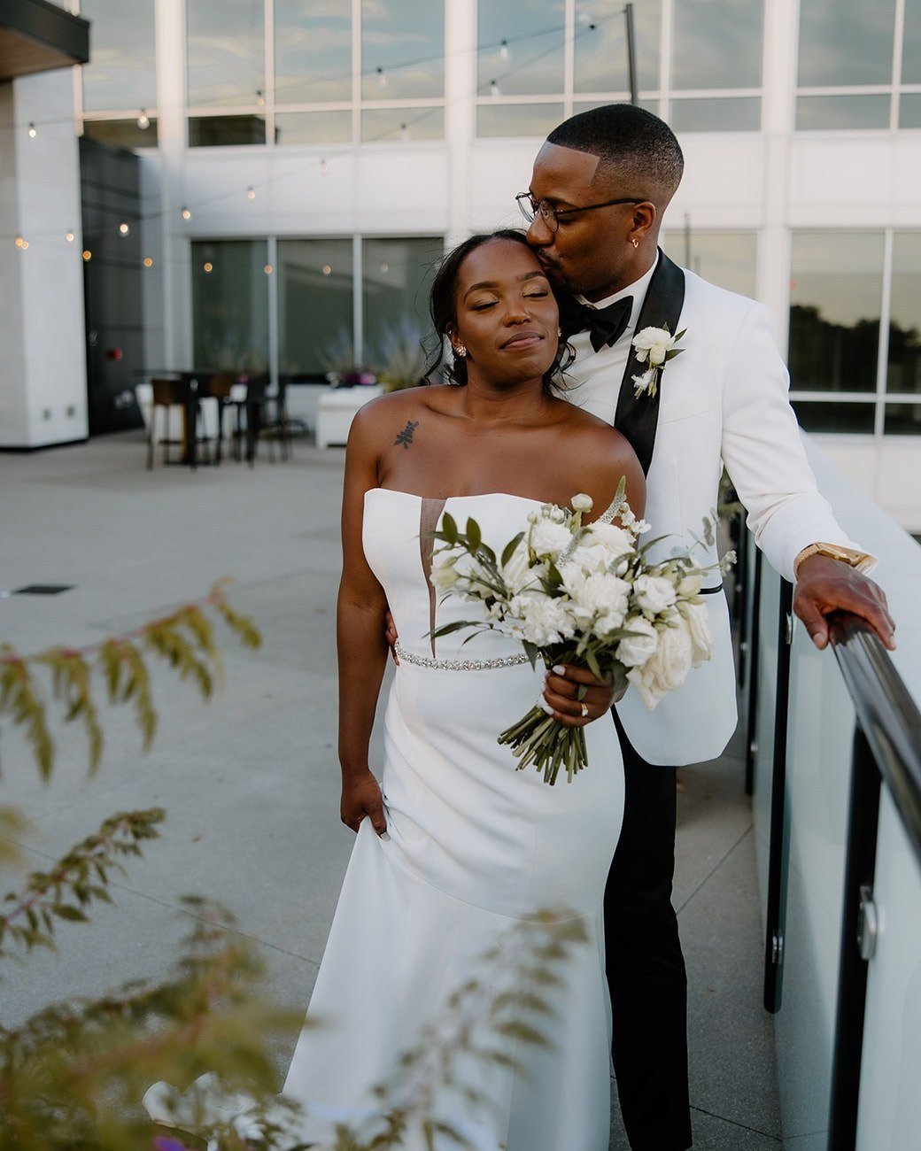 A sweet summer wedding moment on the Terrace with Nakia and Justin 💙 

Photography by @ jaclynwillmanphoto 
Catering by @togethercoevents
Music by @marly_mcfly87
Dessert by @kennedys_kakes
Video by @weddingstoriesinmotion 

#ColumbusWeddings #Columb