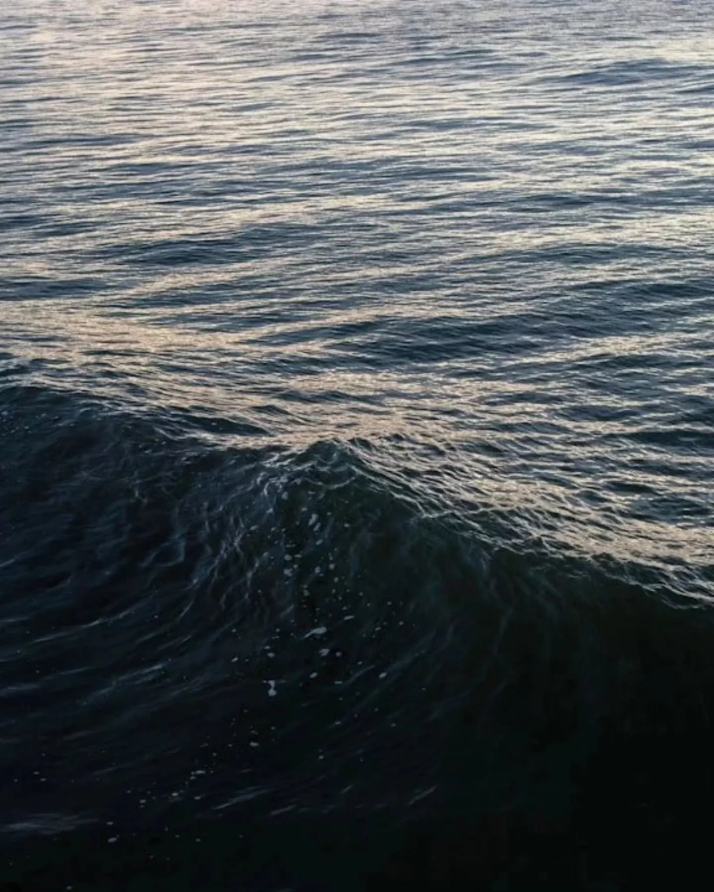 The king tides are rolling into the Oregon Coast this weekend 🌊🌊🌊 and it's one of the most dramatic, breathtaking sights of the year. 

We just opened&nbsp;1-night stays all December, so it&rsquo;s easier than ever to sneak away to a dome or mirro