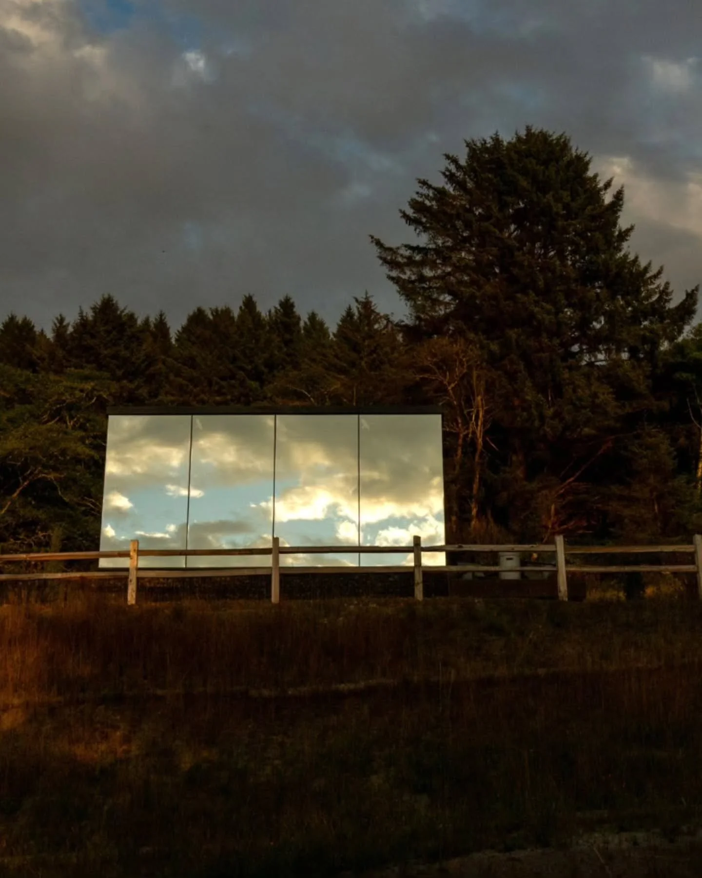 Spend NYE by the sea ✨ Champagne in hand. Ocean air all around. Here's our availability:

For New Year&rsquo;s Eve (12/31), we&rsquo;ve opened up  one-night stays&nbsp;for a few domes and mirror cabins in case you need a spontaneous, sea-soaked way t