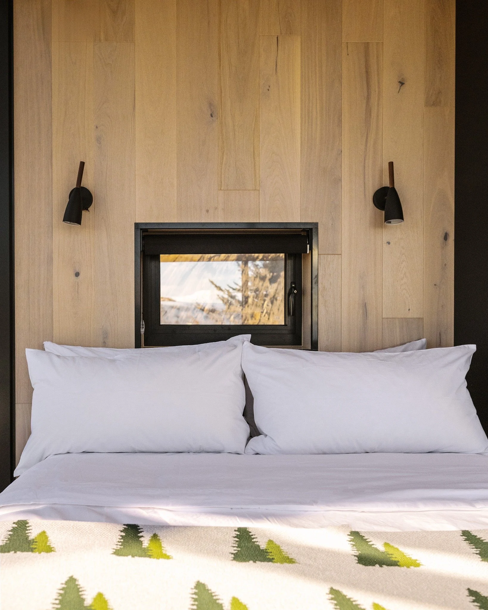 🌲Simple, quiet, and very hard to leave.

Especially when the ocean is doing that low, steady thing all night long.

Stay a little longer, book now link in bio.

#SleepByTheSea #OregonCoastCabin #PNWRetreat #TwoCapesLookout