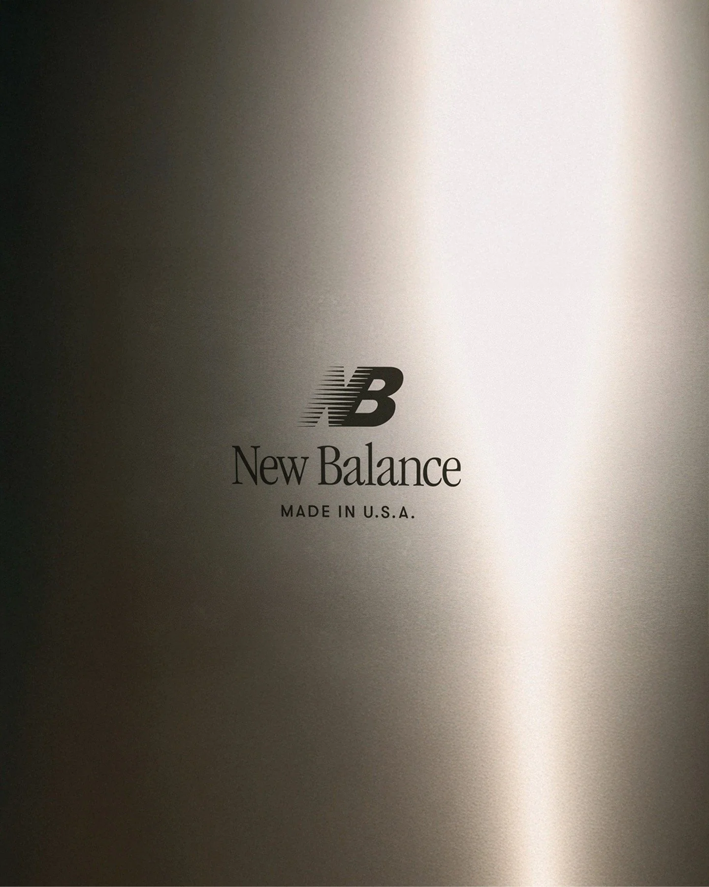 @newbalance at @noir.fonce &mdash; an influencers event by @idoneacomunicacion, where I worked on Art Direction &amp; Graphic Design alongside an amazing team:
Jewelry workshop &middot; @luzero.atelier
Design + Production + PR &middot; @idonea_comuni