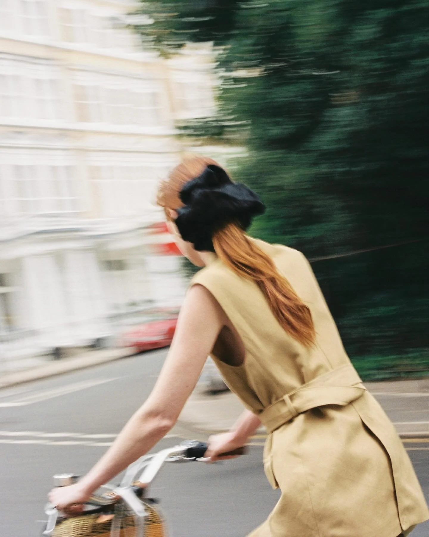 London strolls with @melialondonkensington 
Seen by @ceciliarenard 🤍

Art Direction + Production w/ @idonea_comunicacion

Team @ceciliarenard  @florencedelolivier  @sorayaphipps.mua  @flora.arn