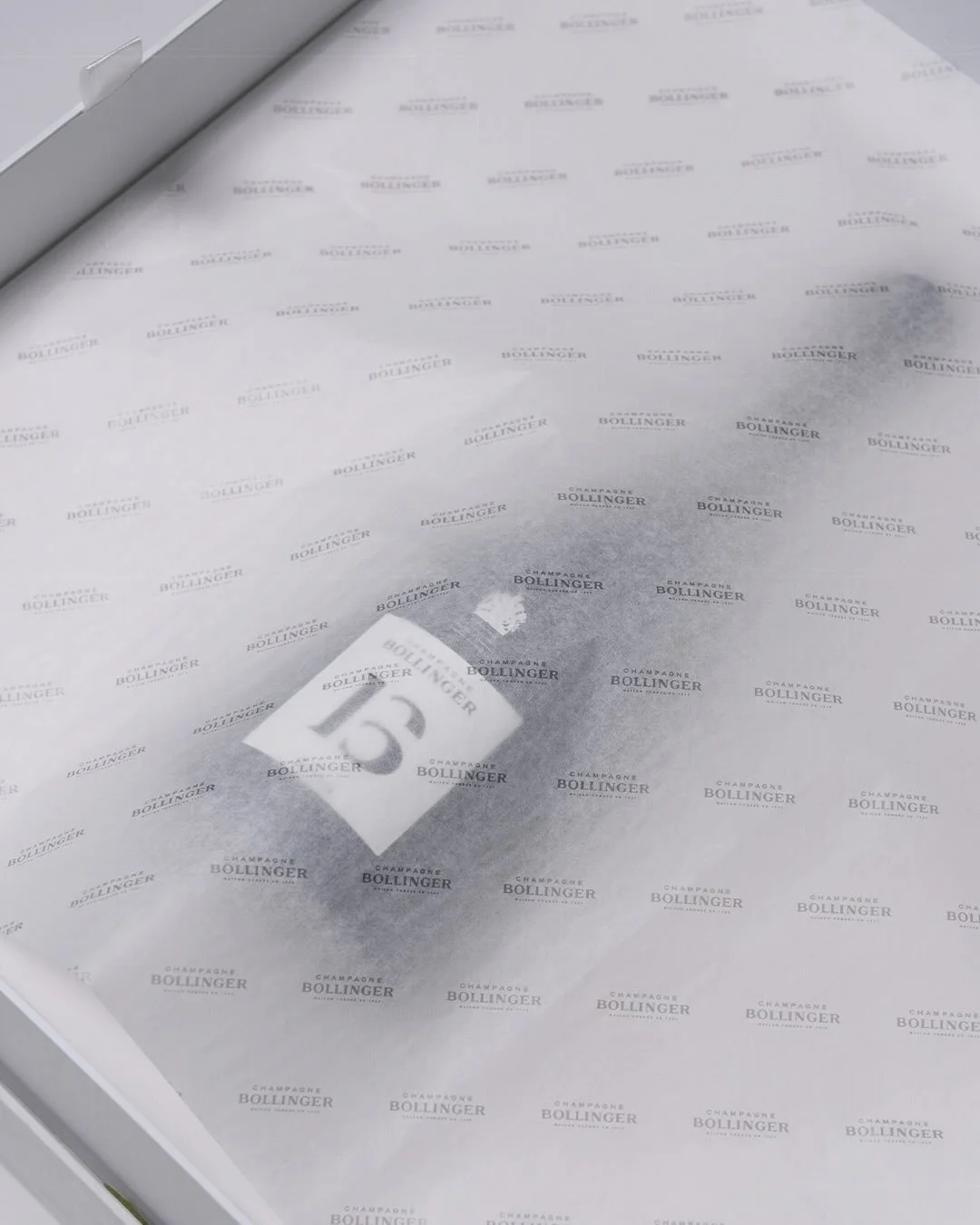 @champagne_bollinger x @sallyhambleton &mdash; holiday seeding for press &amp; influencers.
Packaging design developed in collaboration with @idonea_comunicacion.

Press &amp; Production &middot; @idonea_comunicacion