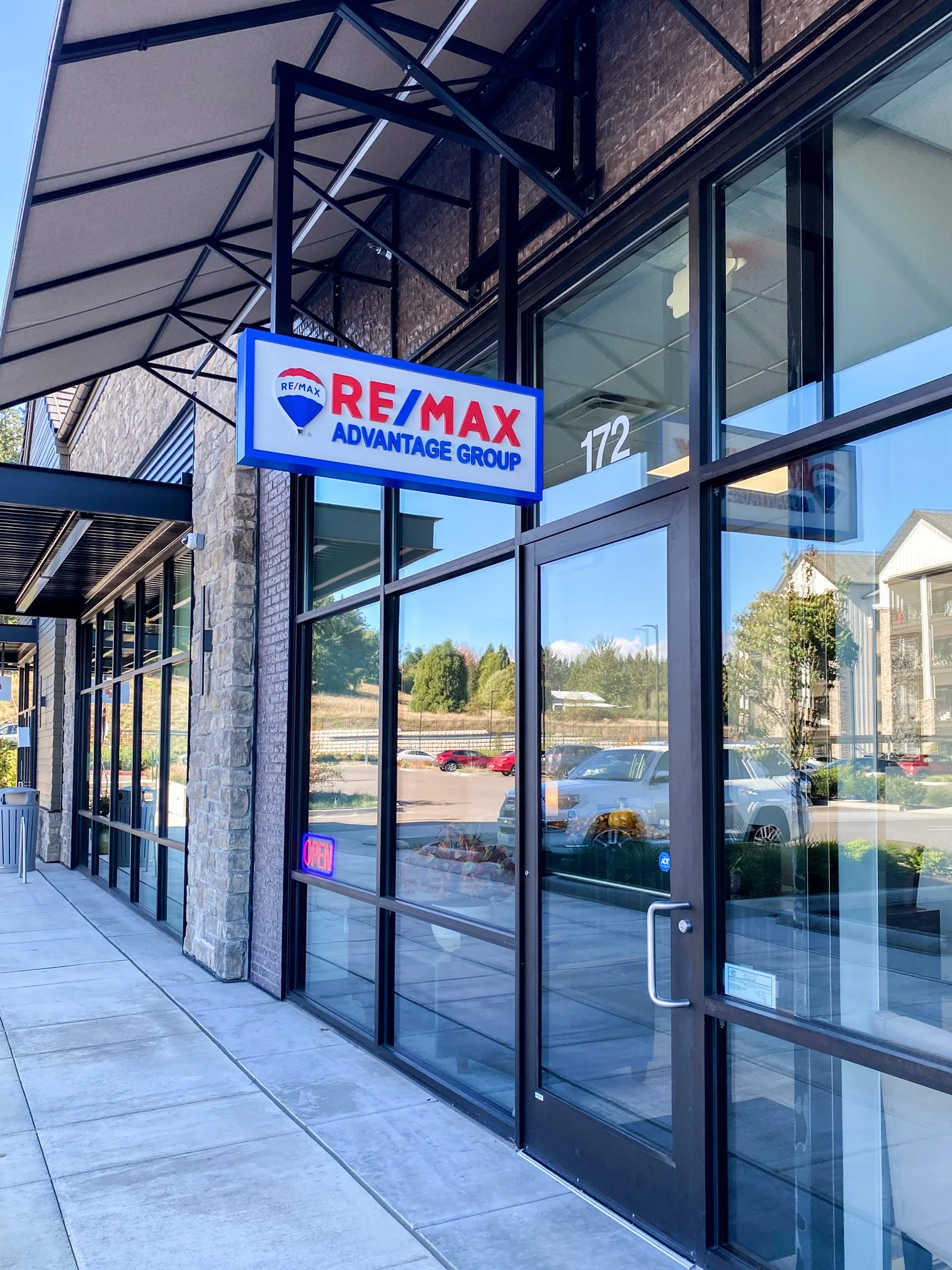 REMAX - Happy Valley — Meyer Sign Co.
