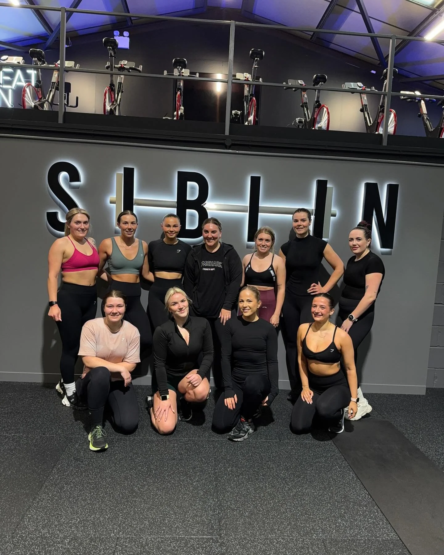 Group session with some of my online coaching girls ✨
Bringing my girls together to train and meet likeminded individuals is something I’ll make a priority to arrange regularly moving forwards! 
📲If you’re interested in becoming part o