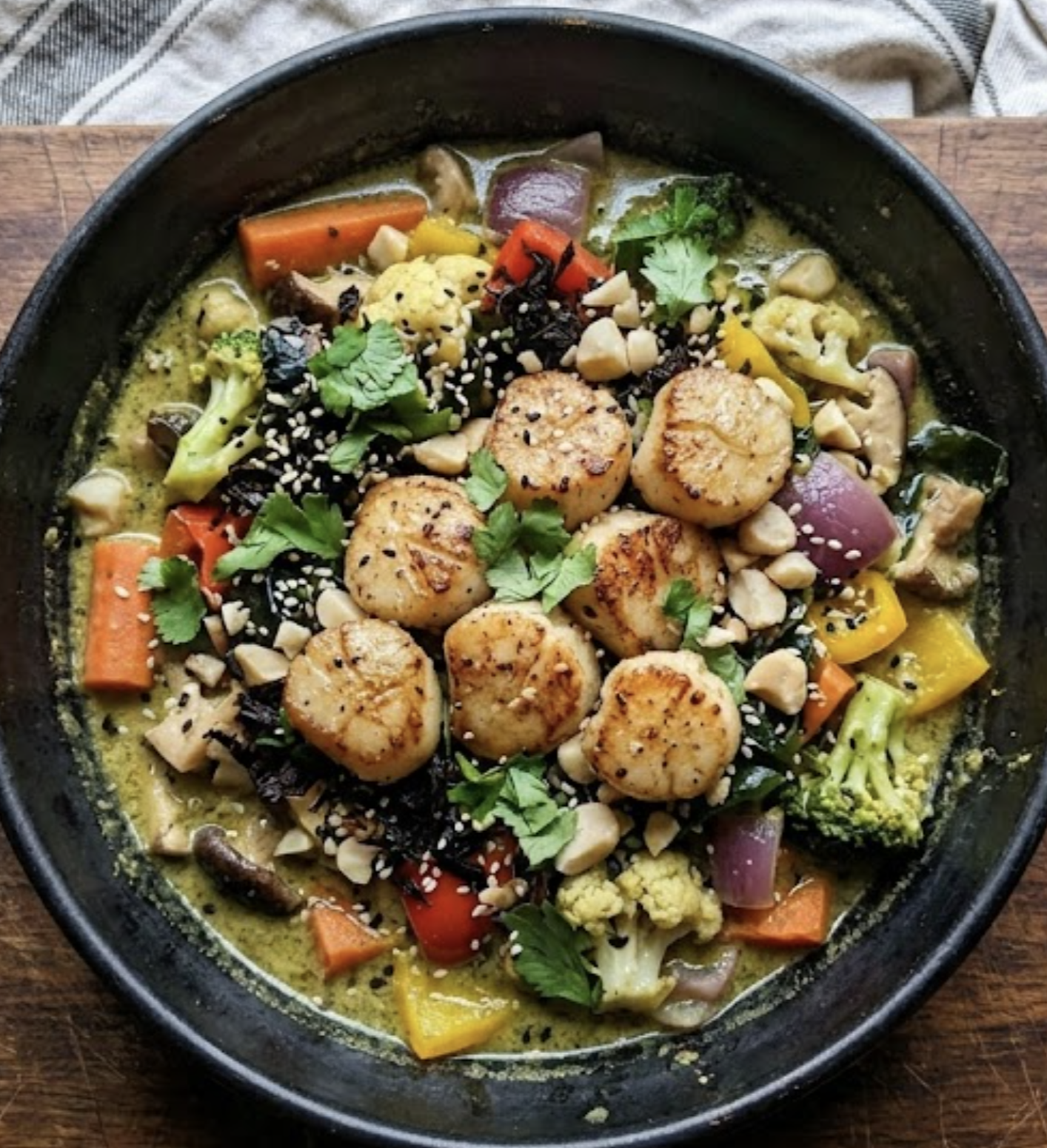 Scallops with Green Curry, MIXED VEGETABLES, Wakame &amp; CRISPY DULSE