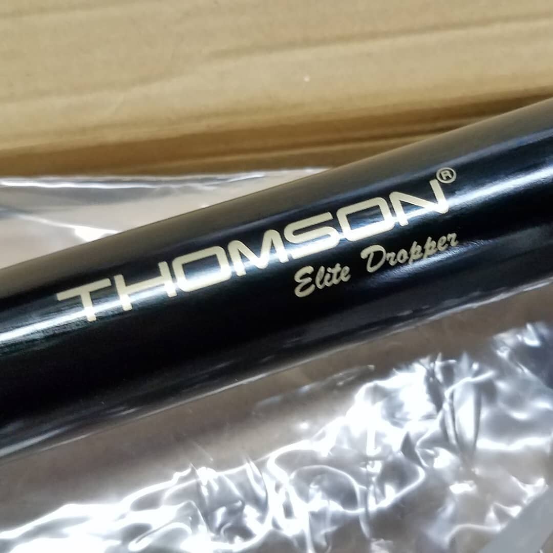 Full carbon Specialized S-Works gets a dropper upgrade. The first of the new Covert Black droppers from Thomson.
#thomson #specialized #specalizedbikes #specializedmtb #specializedsworks