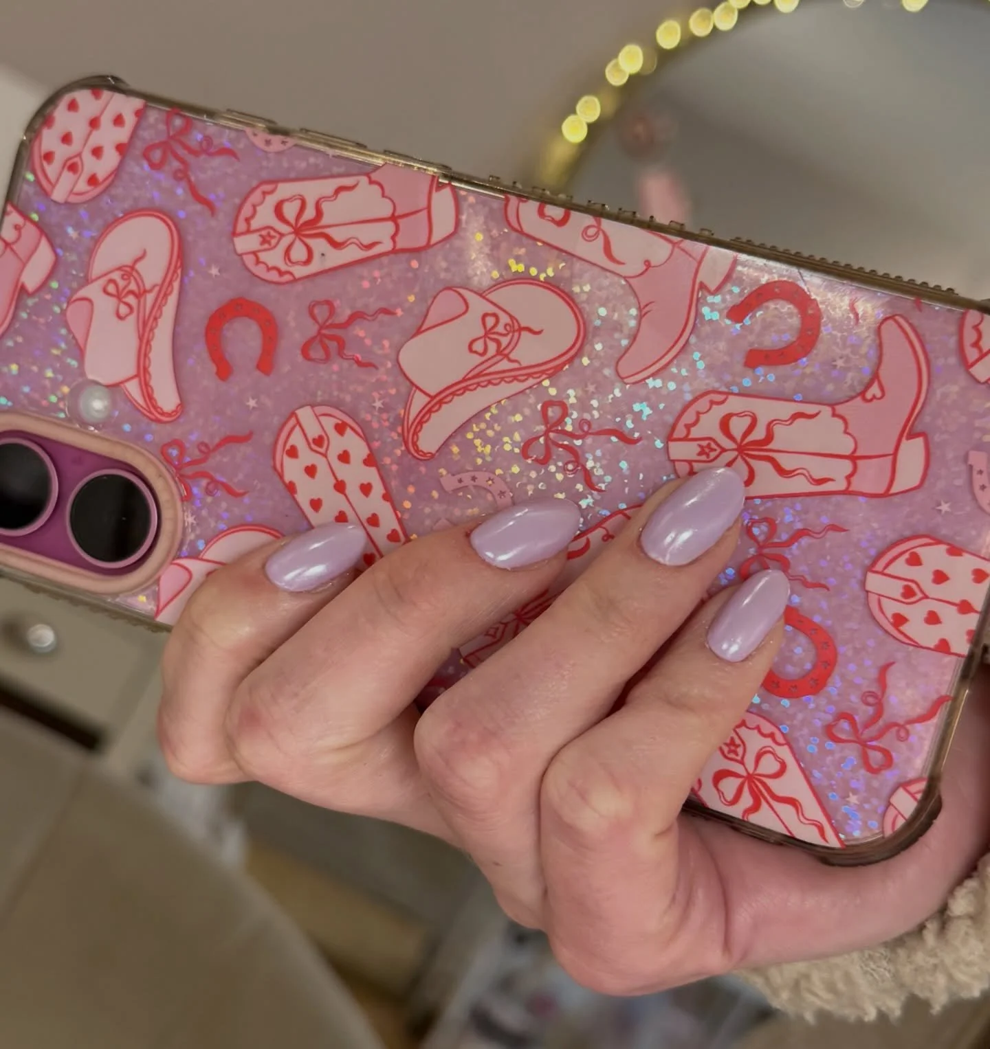 Not our first rodeo with chrome 🪩

Norwich Beauty Salon

Open 5 days a week

Some exciting news coming soon! 
🪩🪩🪩