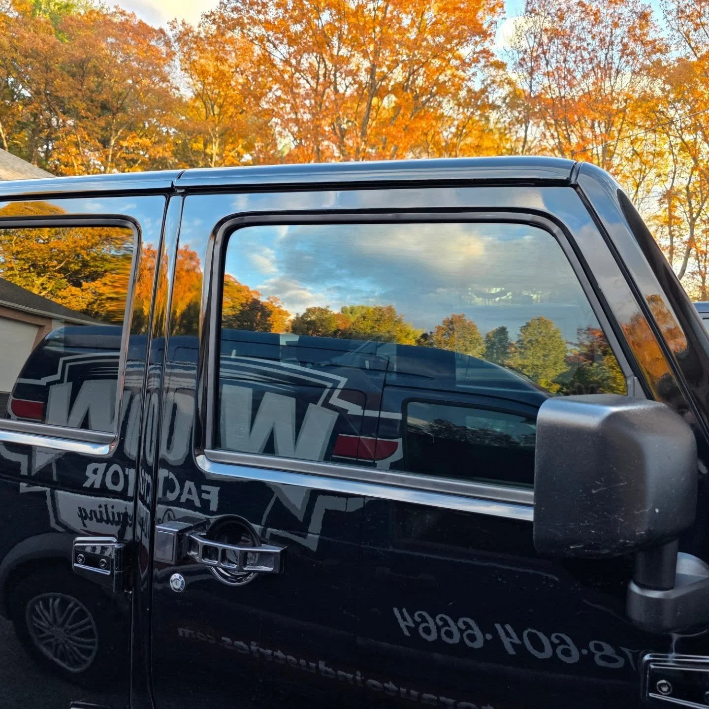 Removed 20% tint and replaced with legal 35%. Customer needed this done ASAP to get inspected, not a problem at the Wow!
#tint #jeepwrangler #jeeplife
