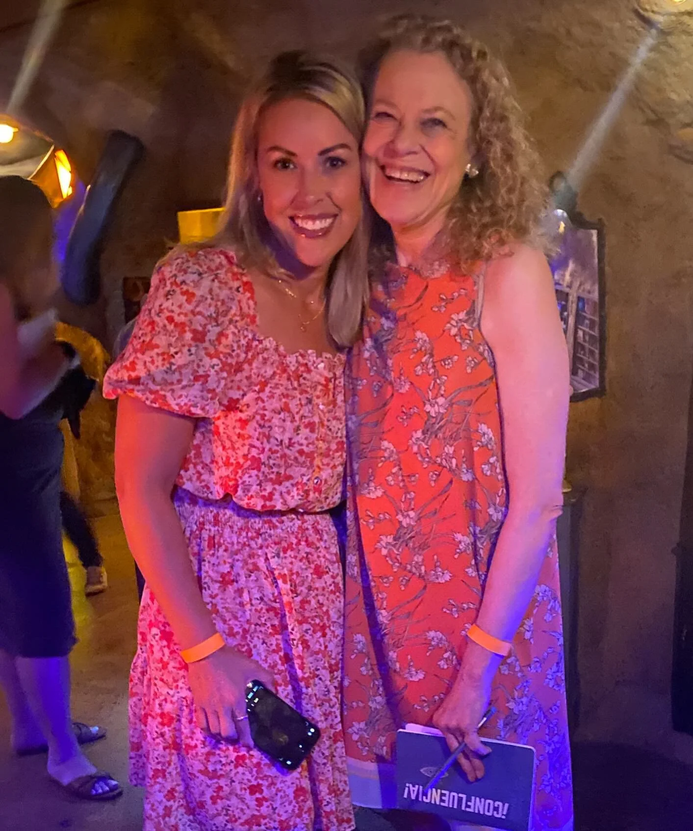 Who are your people? The ones in your life who fuel you. Who believe you up. The ones who push you to dream big and also to pursue those and turn them instead, into goals. When was the last time you reached out and shared what you love about them? Ta