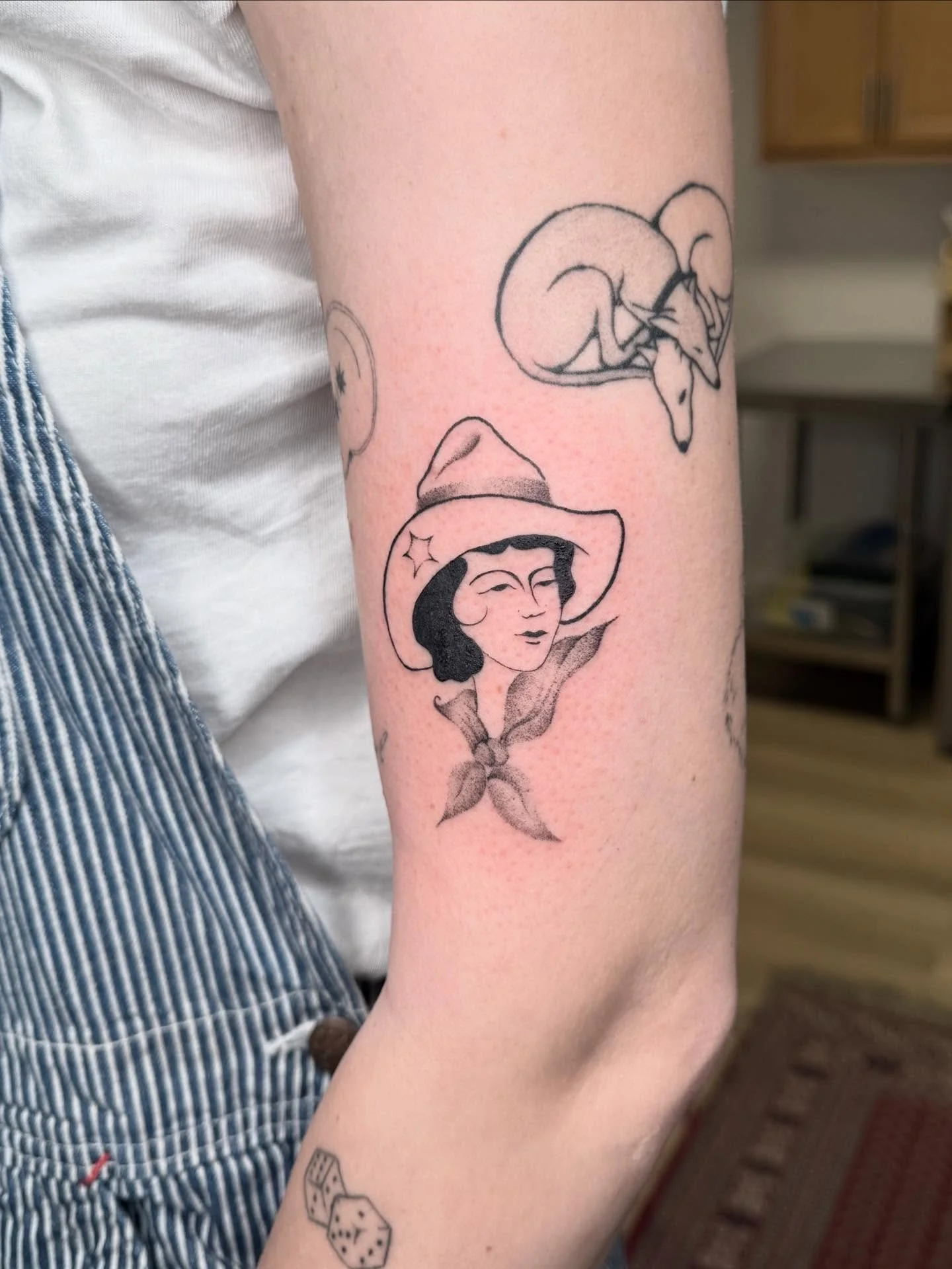 A fresh tattoo and 2 healed tattoos walk into a bar&hellip; 
.
.
.
Booking July and August :) 
.
.
.
.
.
#chicagotattoo #illinoistattoo #qttr #queertattoo