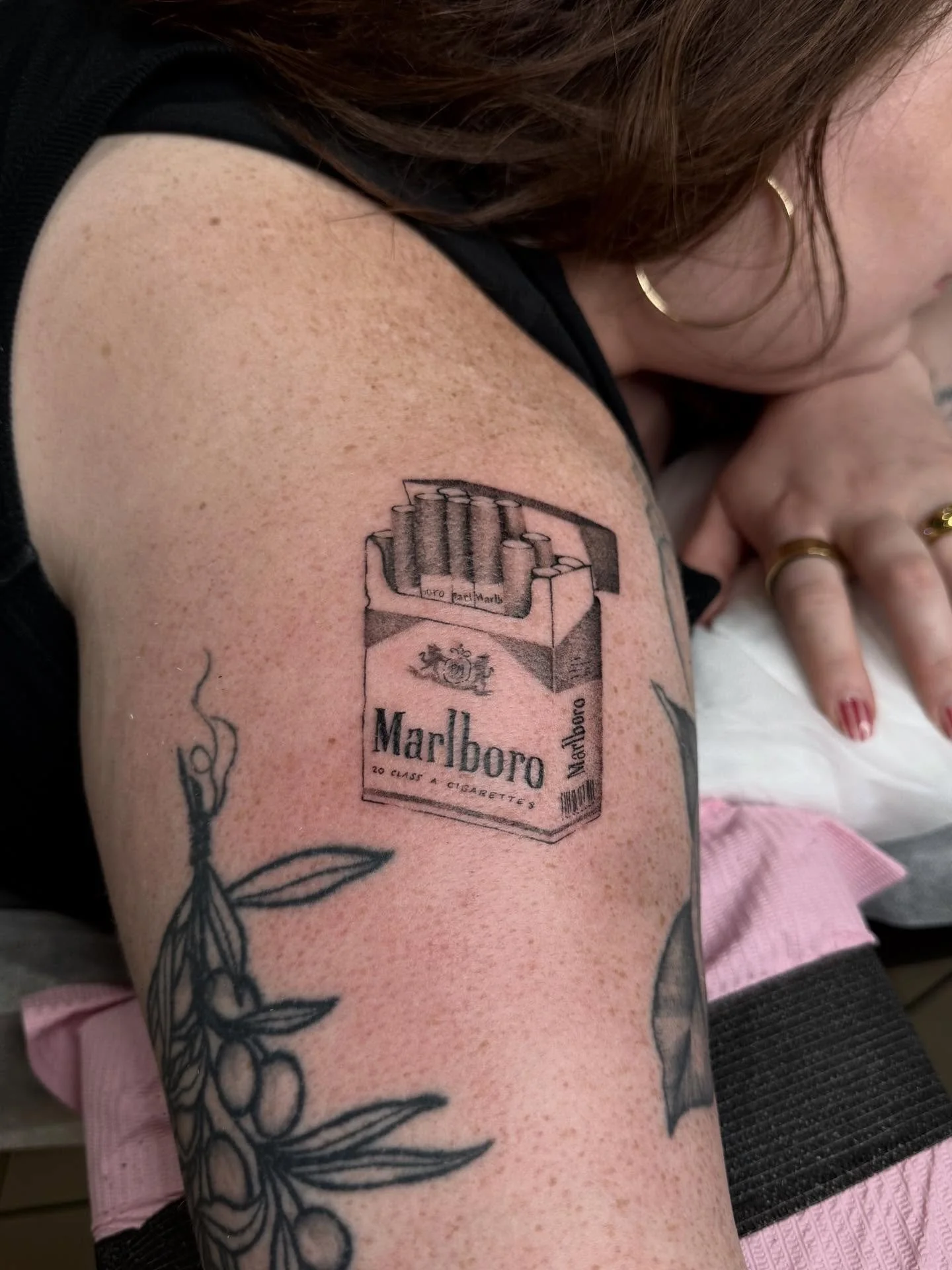 I keep that thang on me 
.
.
.
Booking September and October 
.
.
#chicagotattoo #qttr #illinoistattoo