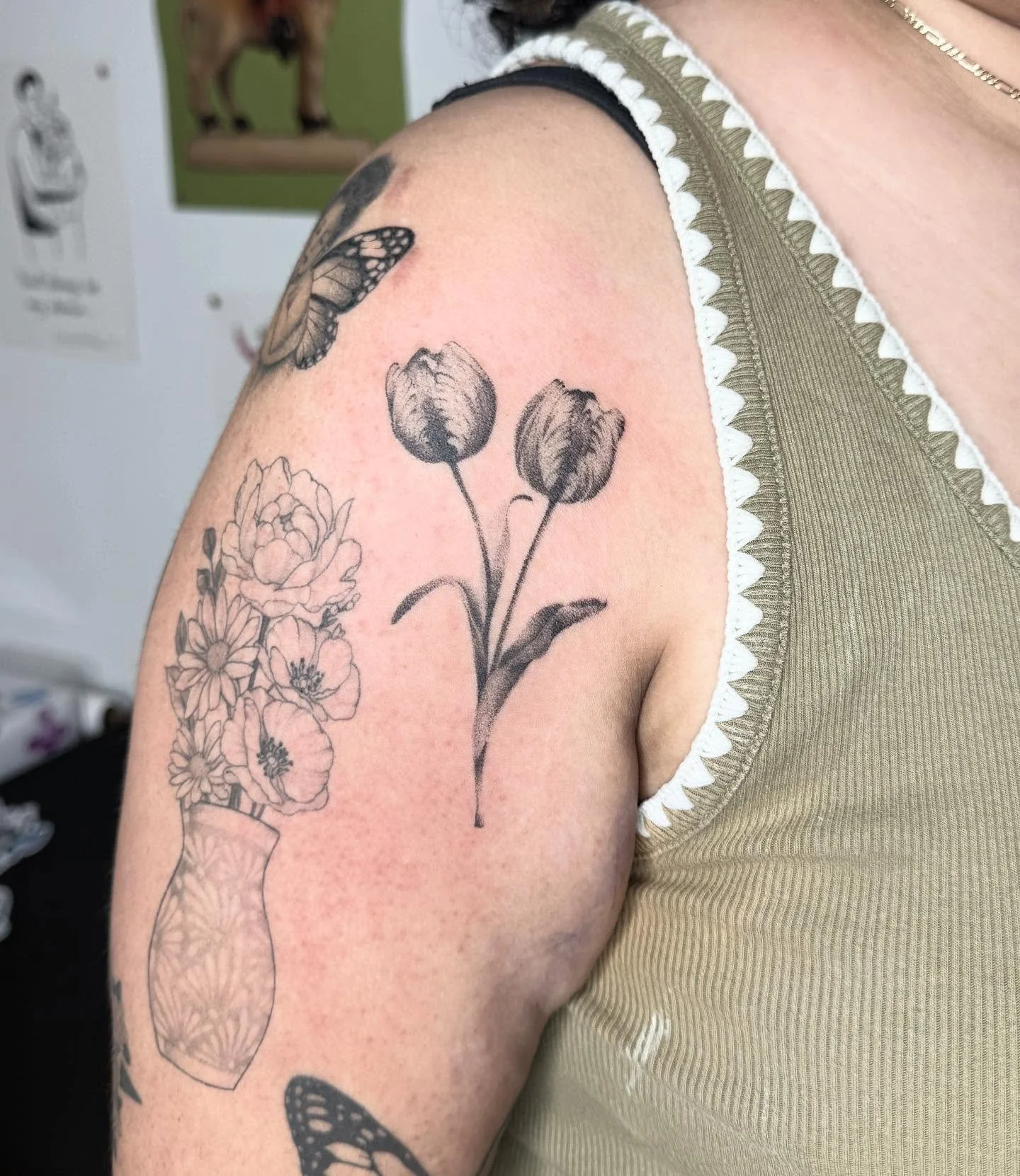 Out of touch 
.
.
Booking Chicago for the rest of the year 
Guesting in NYC 12/2-12/6 
.
.
.
.
.
#chicago #chicagotattoo #nyctattoo #qttr