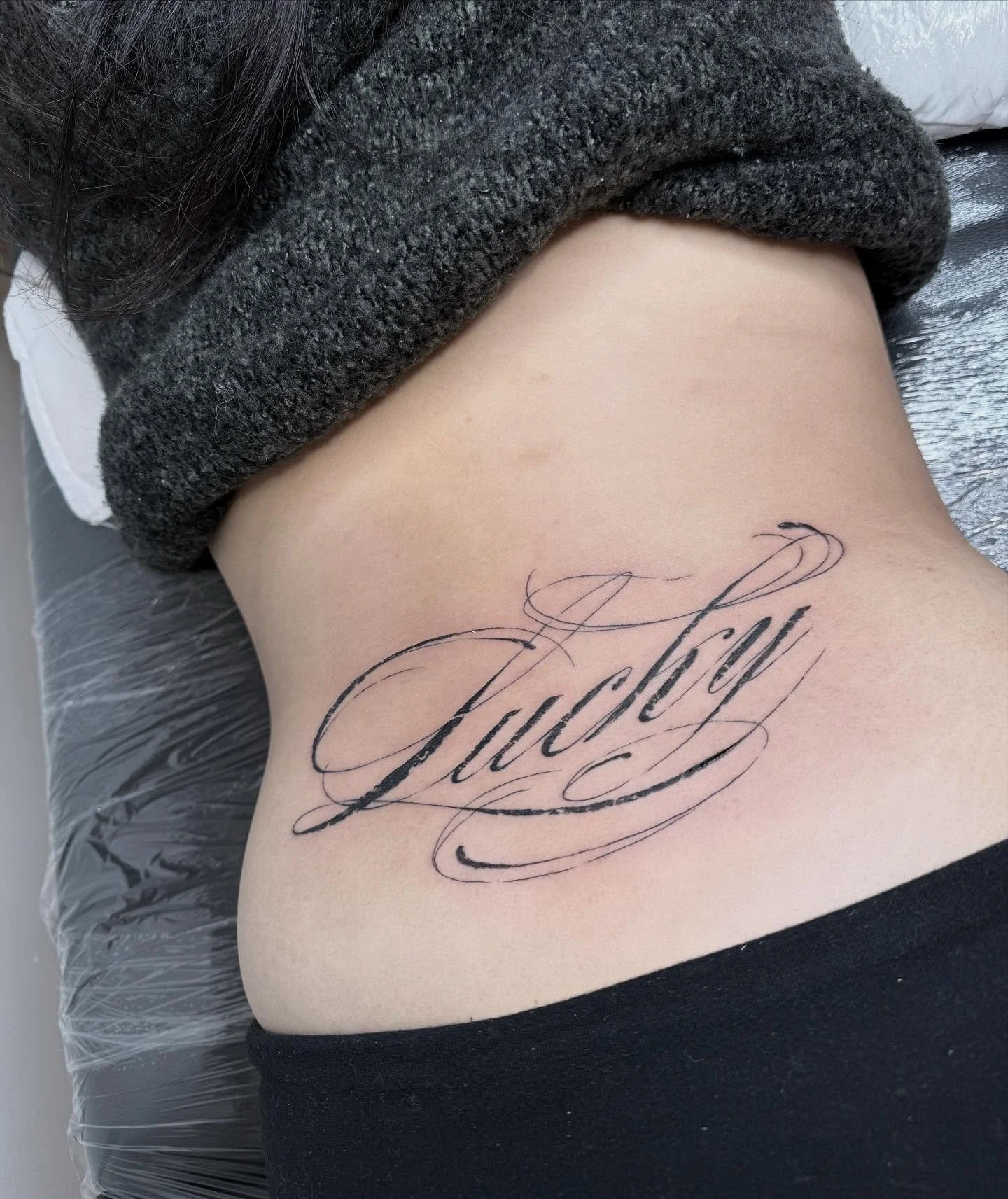 ⭐️Lucky Girl Syndrome⭐️
.
.
Couldn&rsquo;t get all the stencil off so it doesn&rsquo;t look as smooth in the photos :c 
.
.
Booking Chicago for the rest of the year 
NYC Dec 2-6 
..
.
.
.
.
.
#chicagotattoo #nyctattoo #scripttattoo #lucky