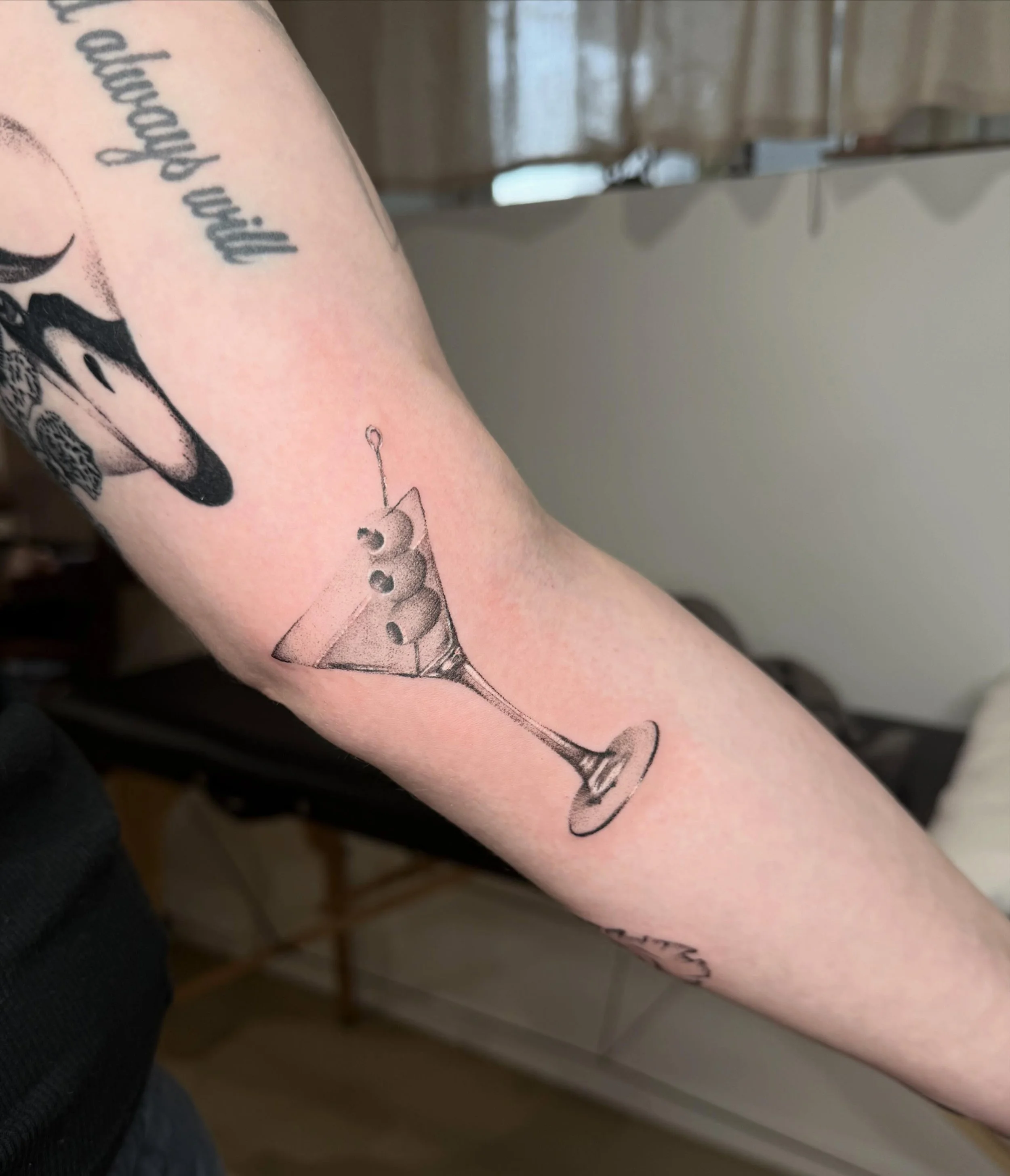 Drink up 
 Booking AUSTIN July 23-28 
Dm to book <3 
.
.
.
.
#qttr #chicagotattoo