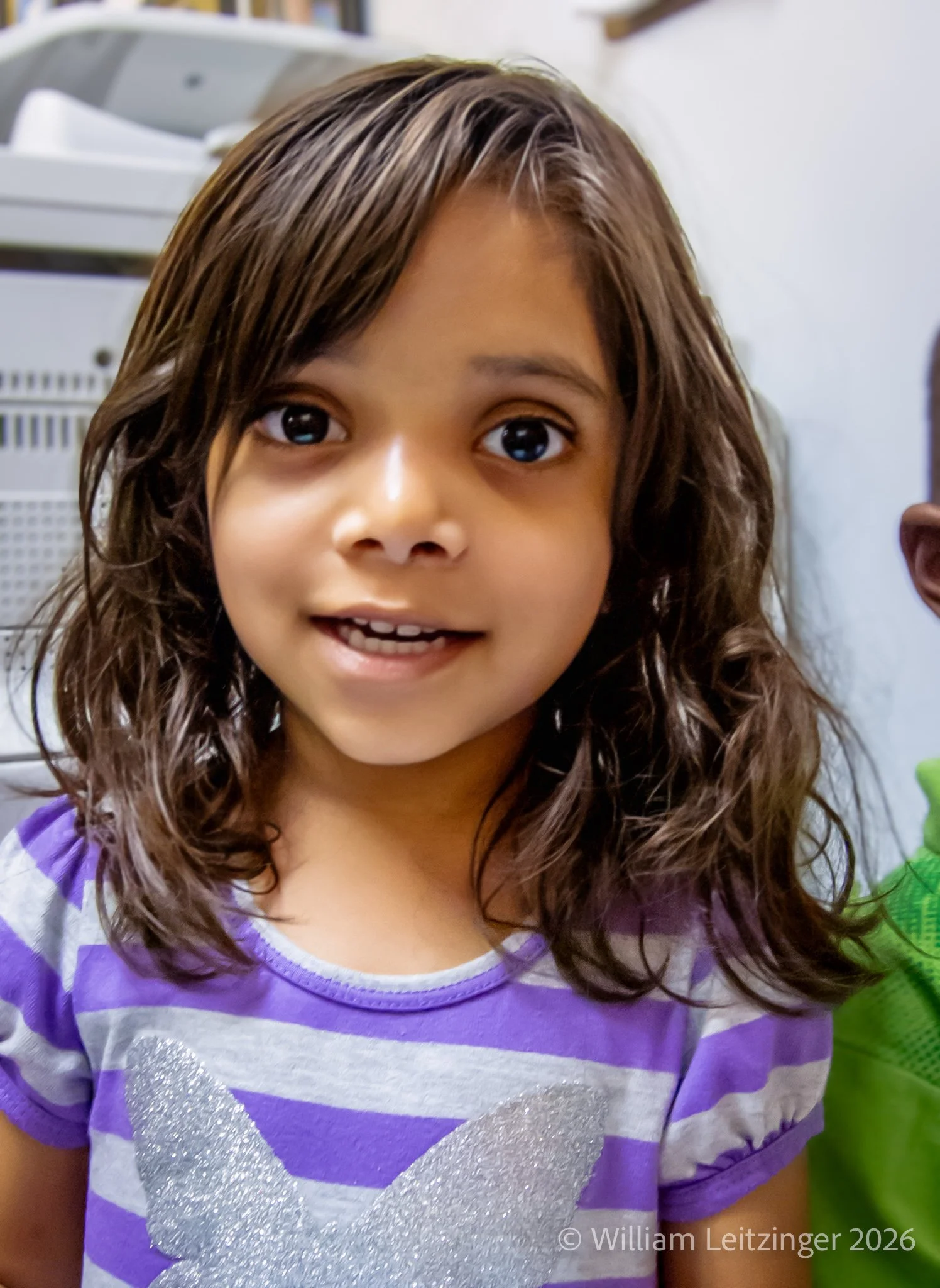 20121024-Portrait-VA-Herndon-Girl_with_Big_Eyes-01-Photo_Enhancement-(Copyright).jpg