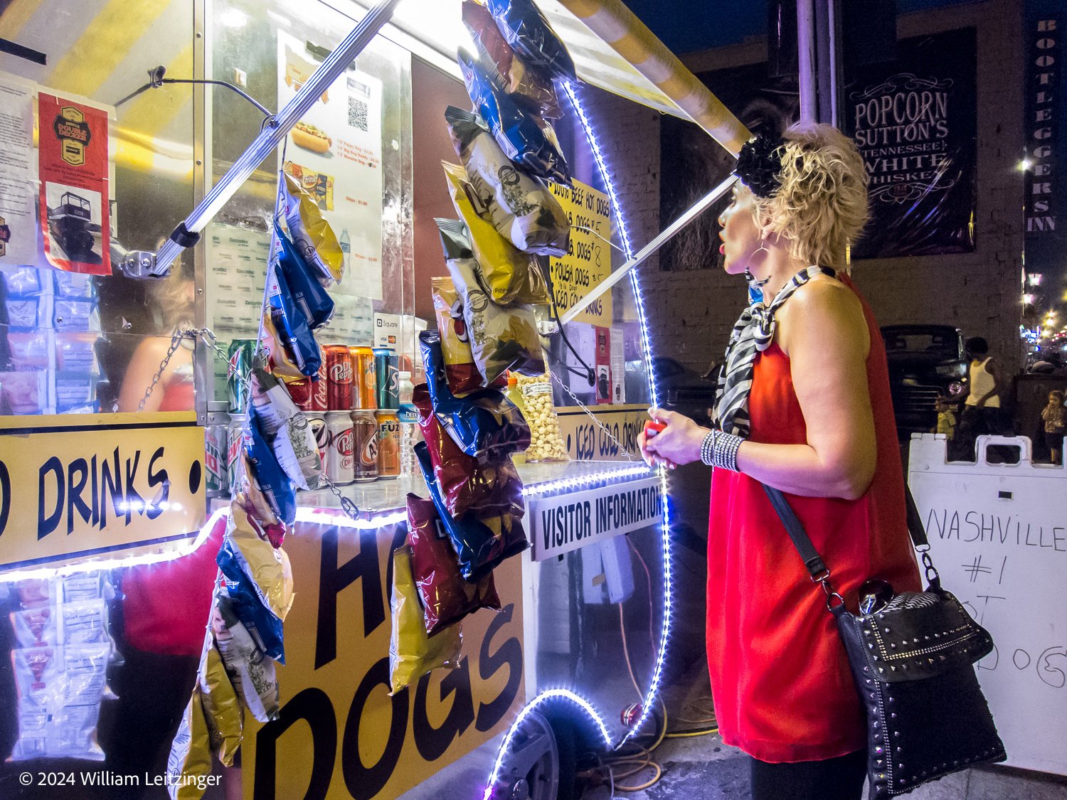 20140530-Urban-TN-Nashville-Woman_in_Red_at_Food_Truck-01-(Copyright).jpg