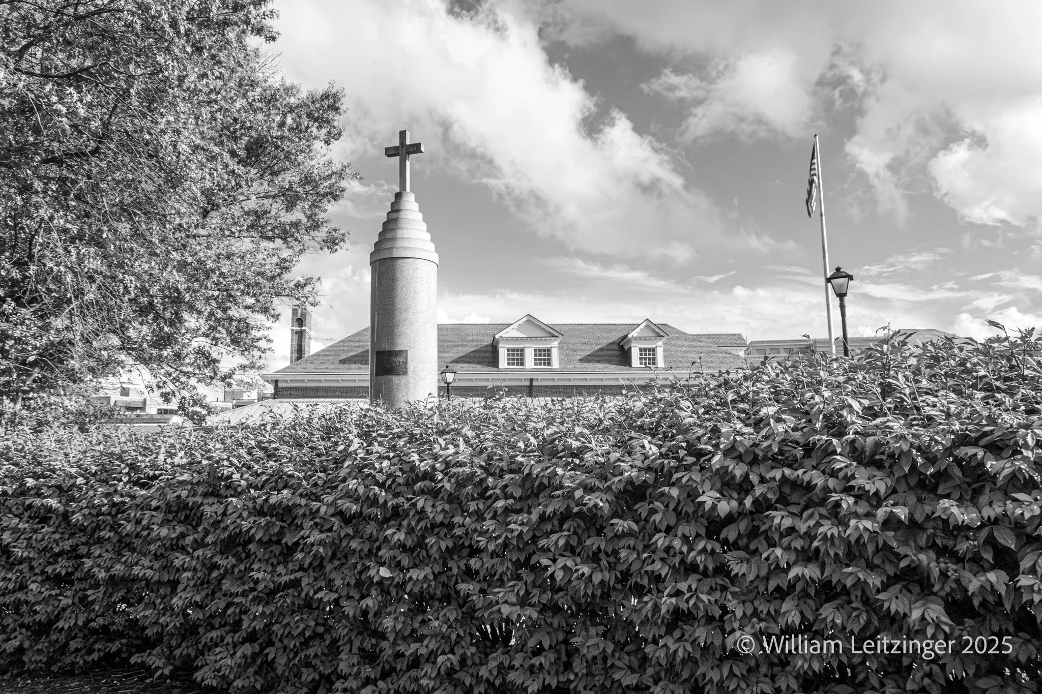 20231125-Urban-VA-Alexandria-Church_with_Hedge_in_Foreground-01-B&W-2.jpg