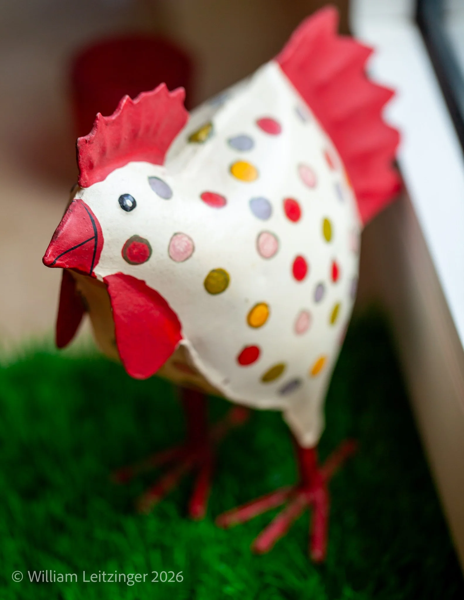 20101112-Macro-Statue-Germany-Osnabrück-Chicken_Statue_in_Christoph's_House-01-(Copyright).jpg