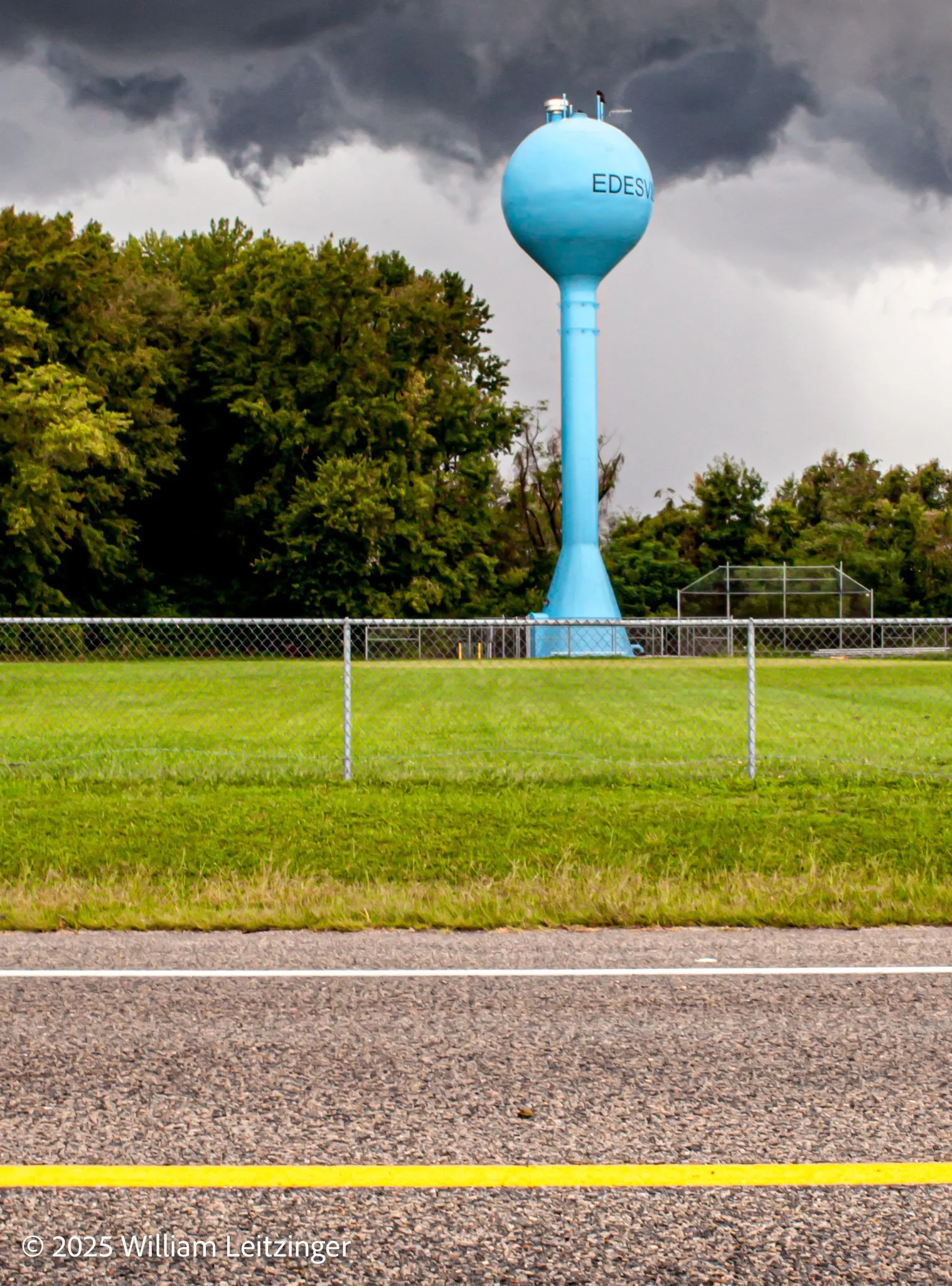 20110907-Urban-DE-Dover-Blue_Water_Tower-01-Final_Edit-(Copyright) copy.jpg