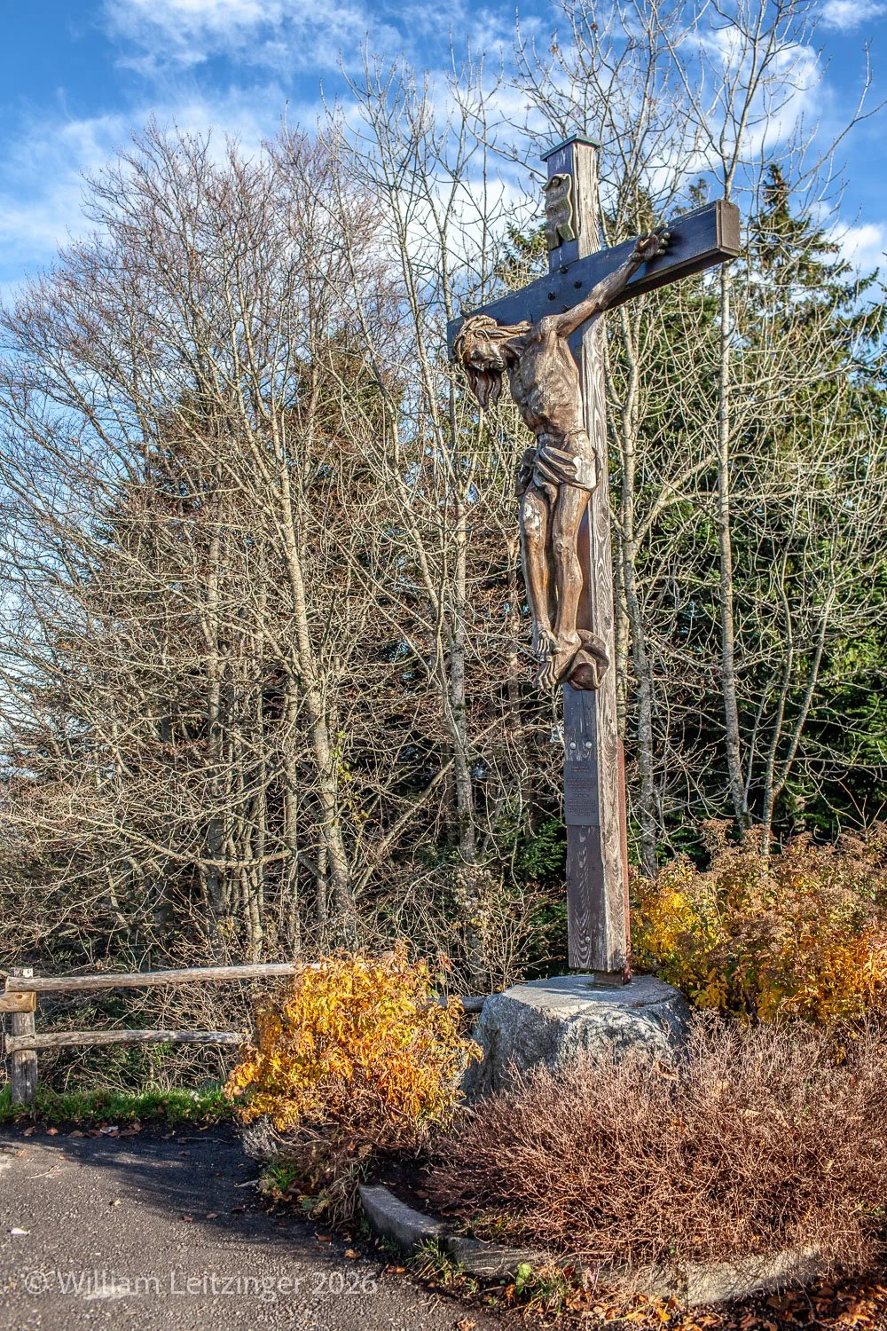 20101109-Travel-Austria-Bregenz-Cross_Statue_on_Pfänder-01-(Copyright).jpg