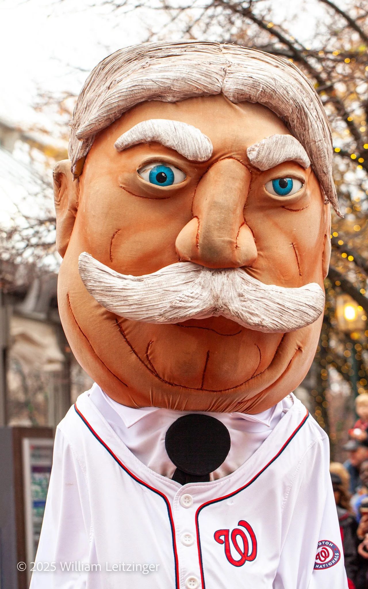 20161125-Urban-Event-VA-Reston-William_Howard_Taft_Mascot_in_Christmas_Parade-01-(Copyright).jpg