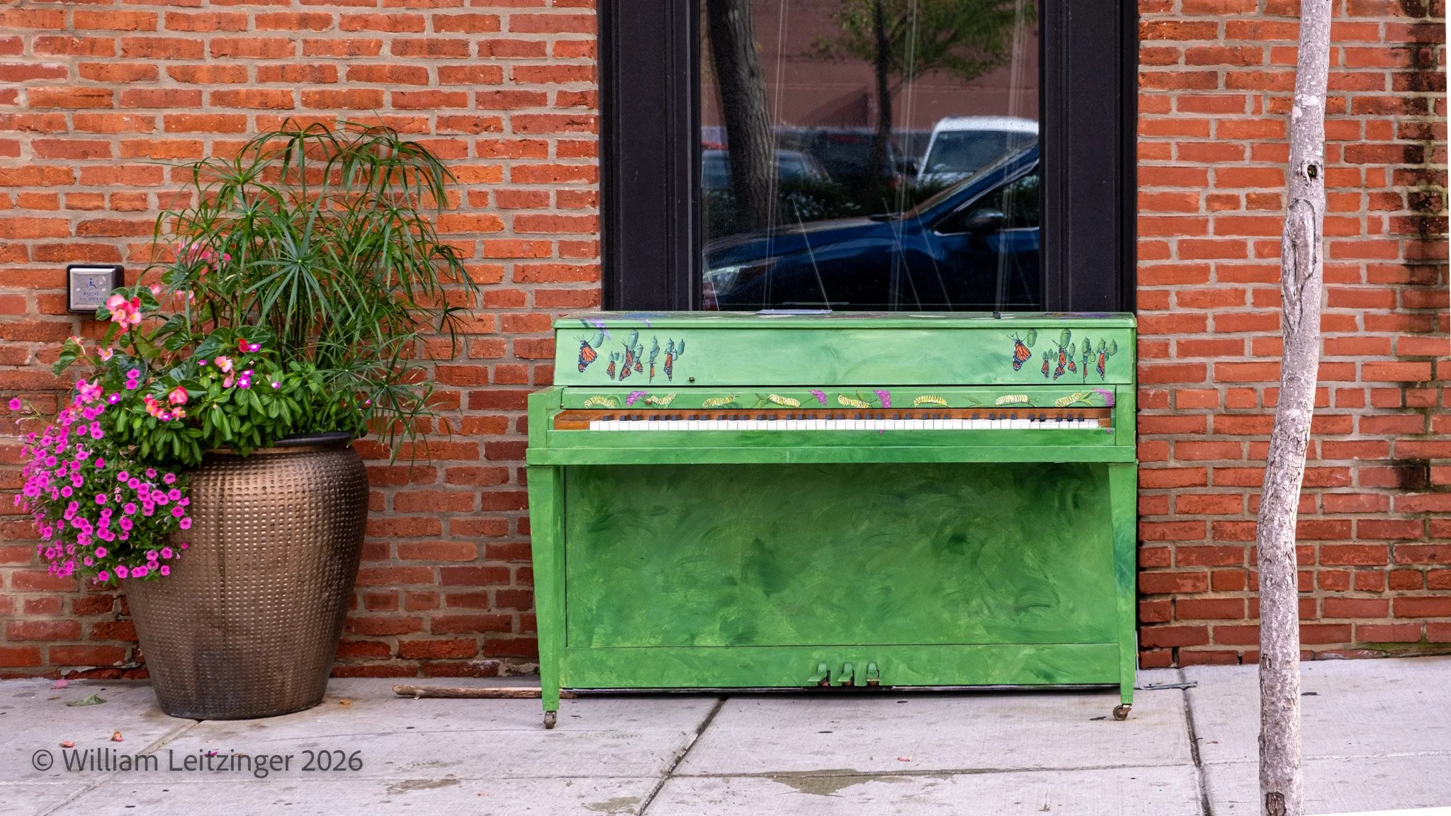 20260902-Travel-Urban-Street_Photography-PA-Lancaster-Green_Piano_on_the_Sidewalk-5435-(Copyright).jpg