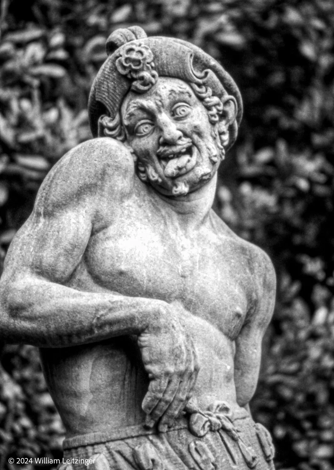 1977-Statue-Italy-Florence-Funny_Face_ Statue-02-(Copyright).jpg