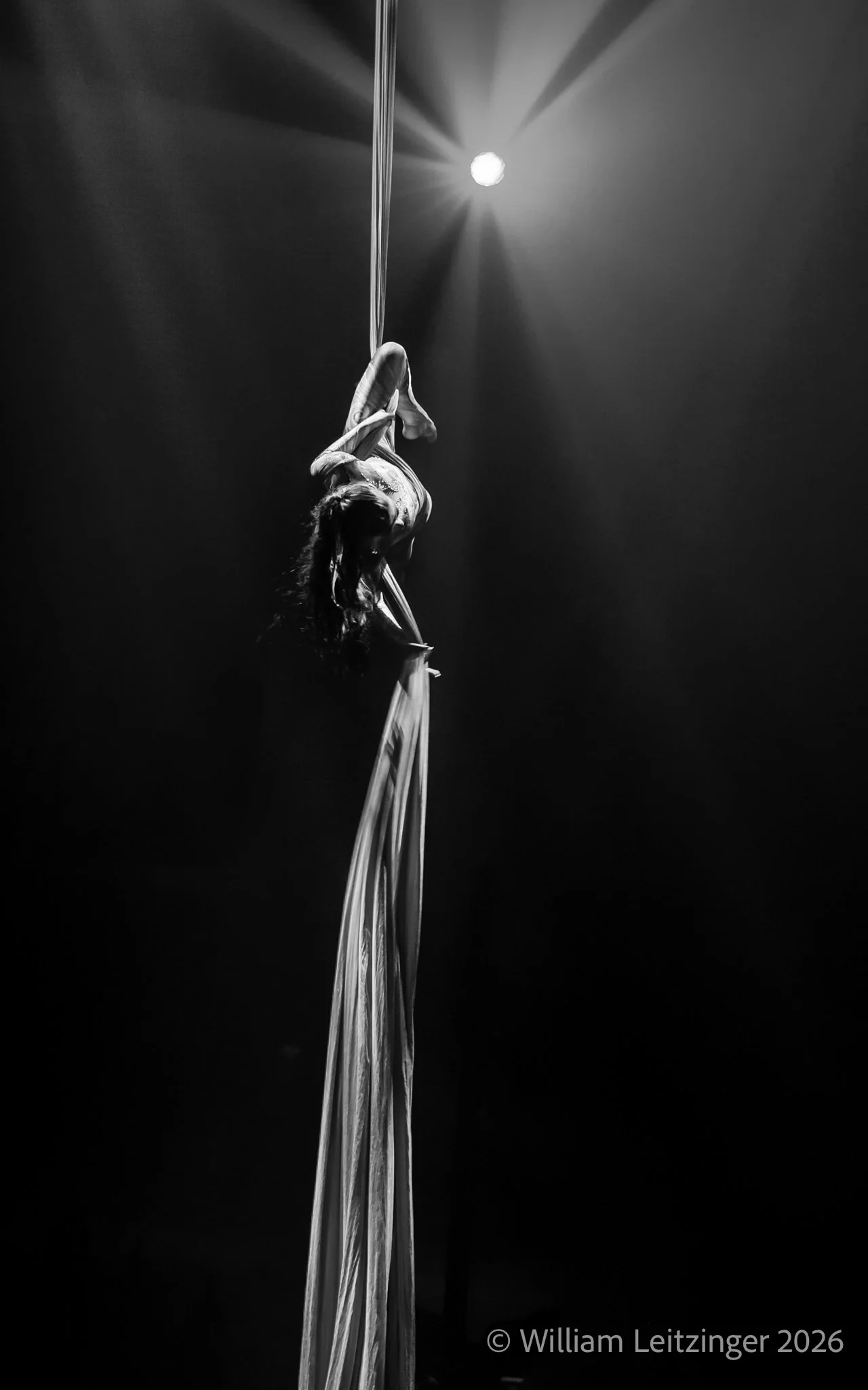 20121007-Abstract-Circus-Big_Apple_Circus-VA-Reston-Rope_Performer-8823-B&W-Cropped_16x10-(Copyright).jpg