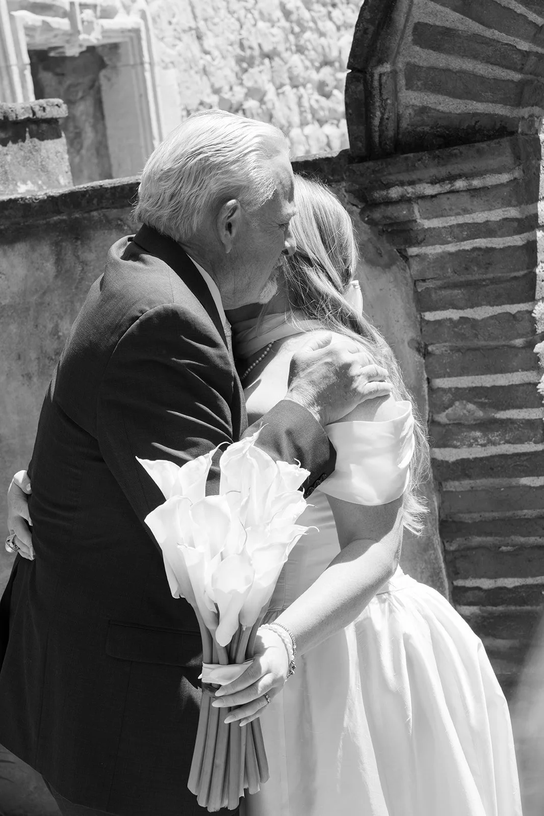 A first look and a hug with Dad before the ceremony
