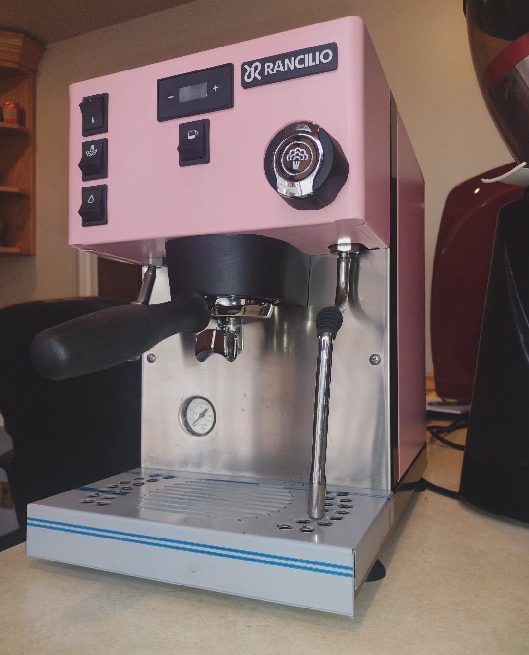 Now in
.
.
Little pink Silvia Pro
@rancilio.usa