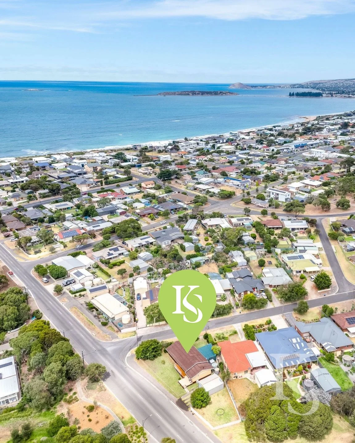 LEASE // 📍1 Dromana Parade, Hayborough

Generous space, flexible living and an elevated outlook with ocean glimpses, this well-positioned family home offers a relaxed South Coast lifestyle with everything close at hand. 

📲 Contact Luke 0402 234 97