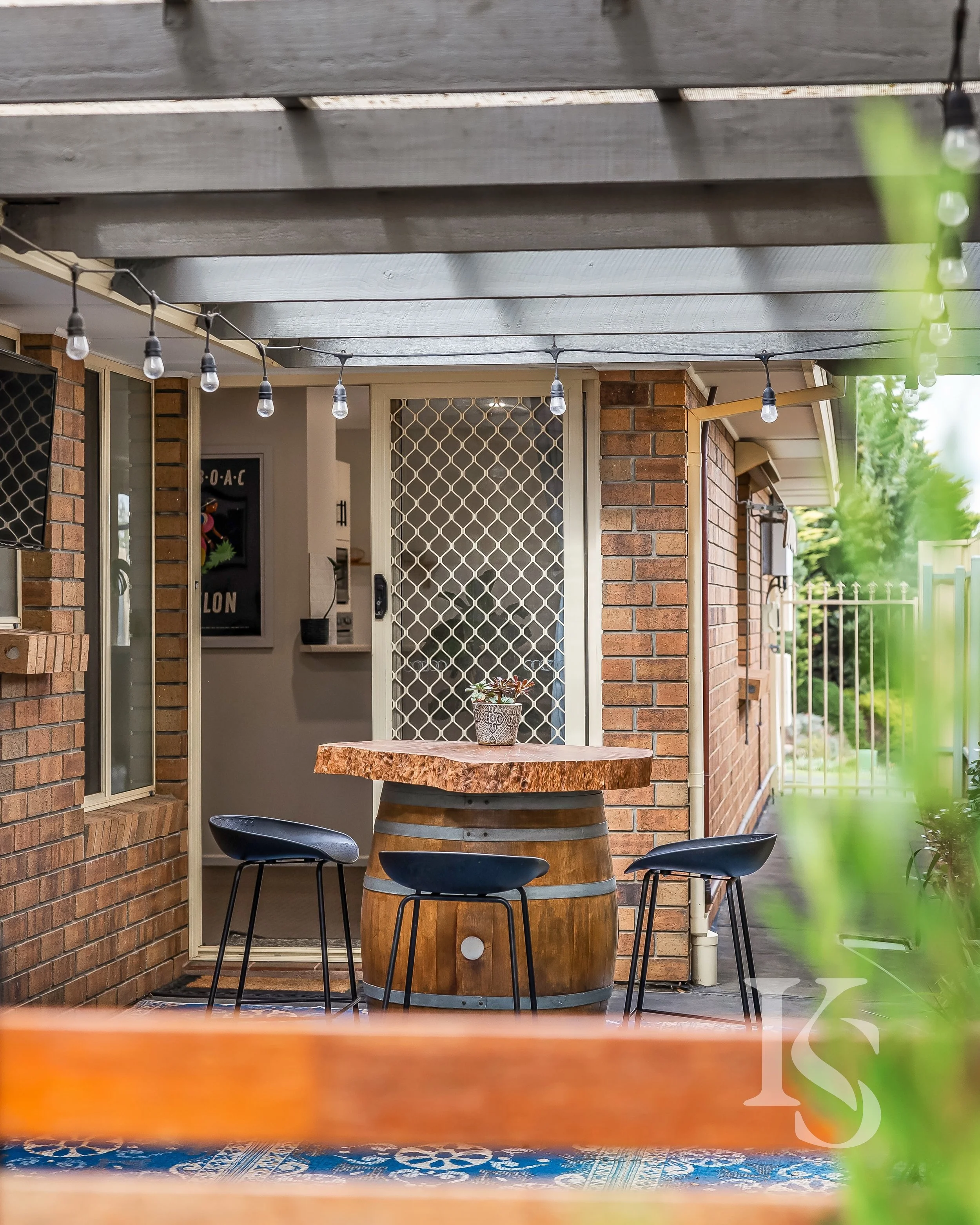 SALE // 📍 22 Bracken Place, Golden Grove

Positioned on a generous corner allotment with only one direct neighbour, this three bedroom, two bathroom home delivers effortless low-maintenance living in one of Golden Grove&rsquo;s most peaceful, family