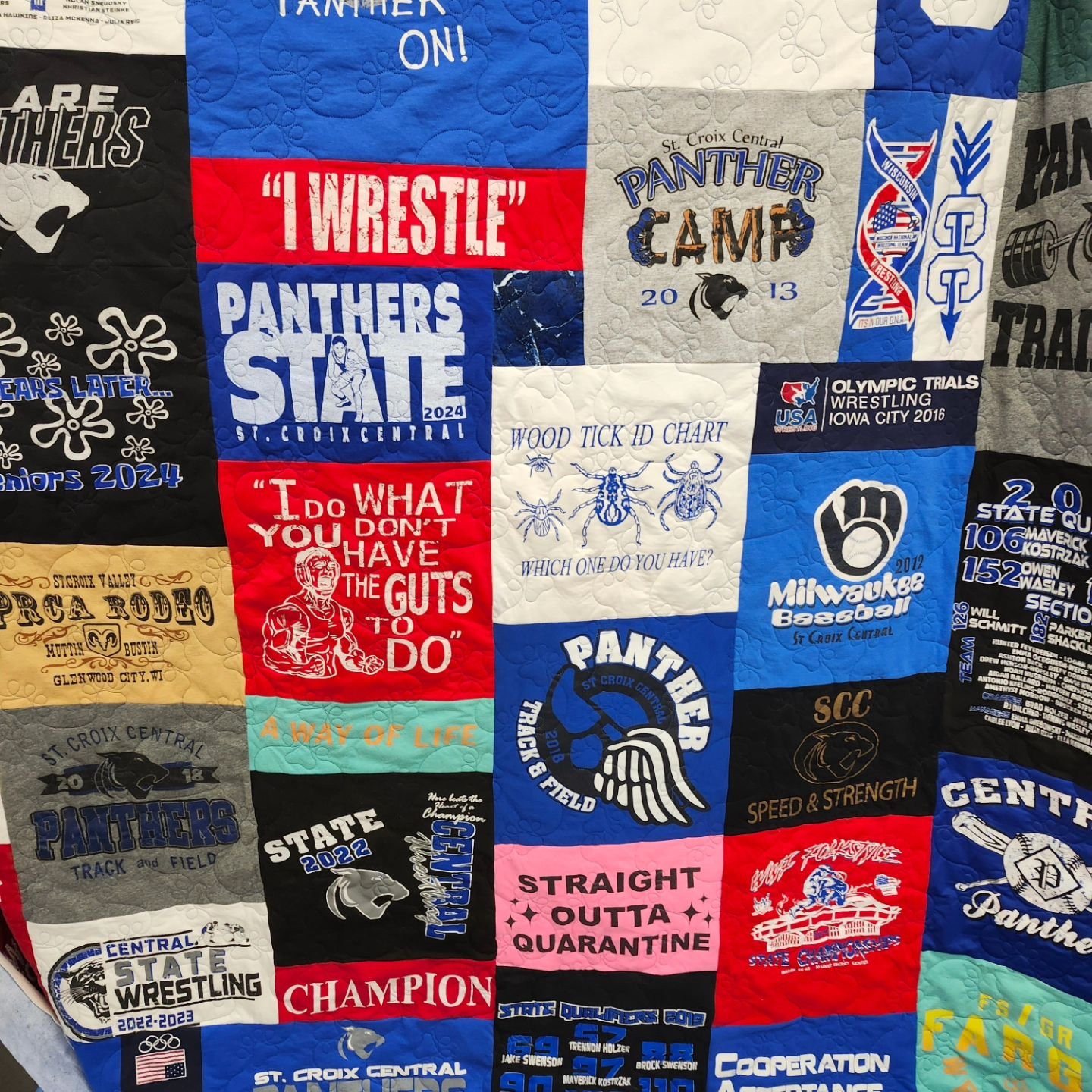 Jill was our last renter of the day.  She was in today to longarm this awesome t-shirt quilt for a 2024 graduate.  She chose a paws 🐾 pattern to finish it  #longarmmachinerentals #quiltfun #quiltyourselfawesome #quilting #gammillstatlerstitcher #top