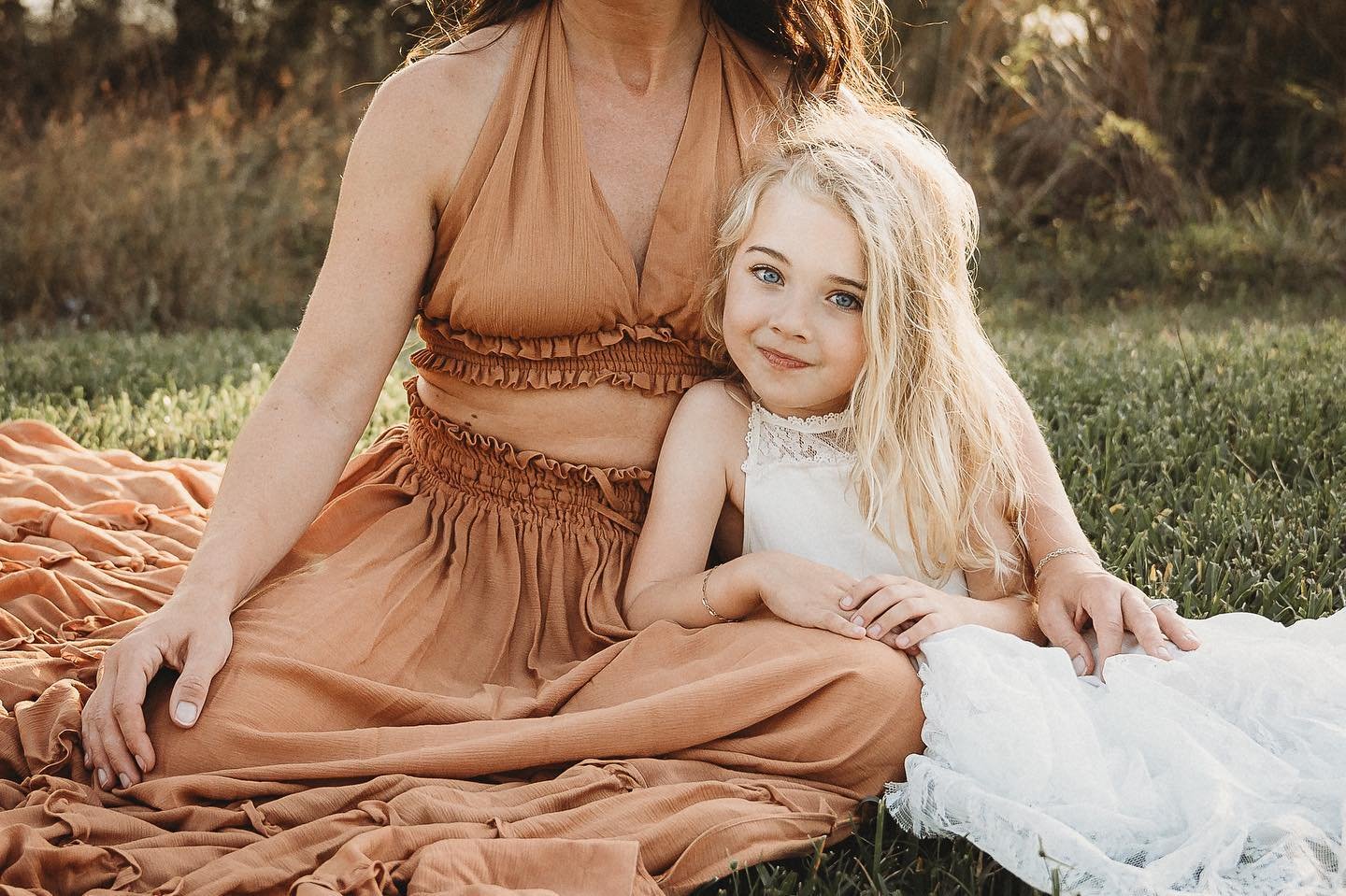 ✨Celebrating the bond between moms &amp; daughters!✨ There&rsquo;s something truly magical about the way a mother&rsquo;s love shines through, nurturing, guiding, and inspiring her daughter every step of the way. From whispered secrets to shared laug