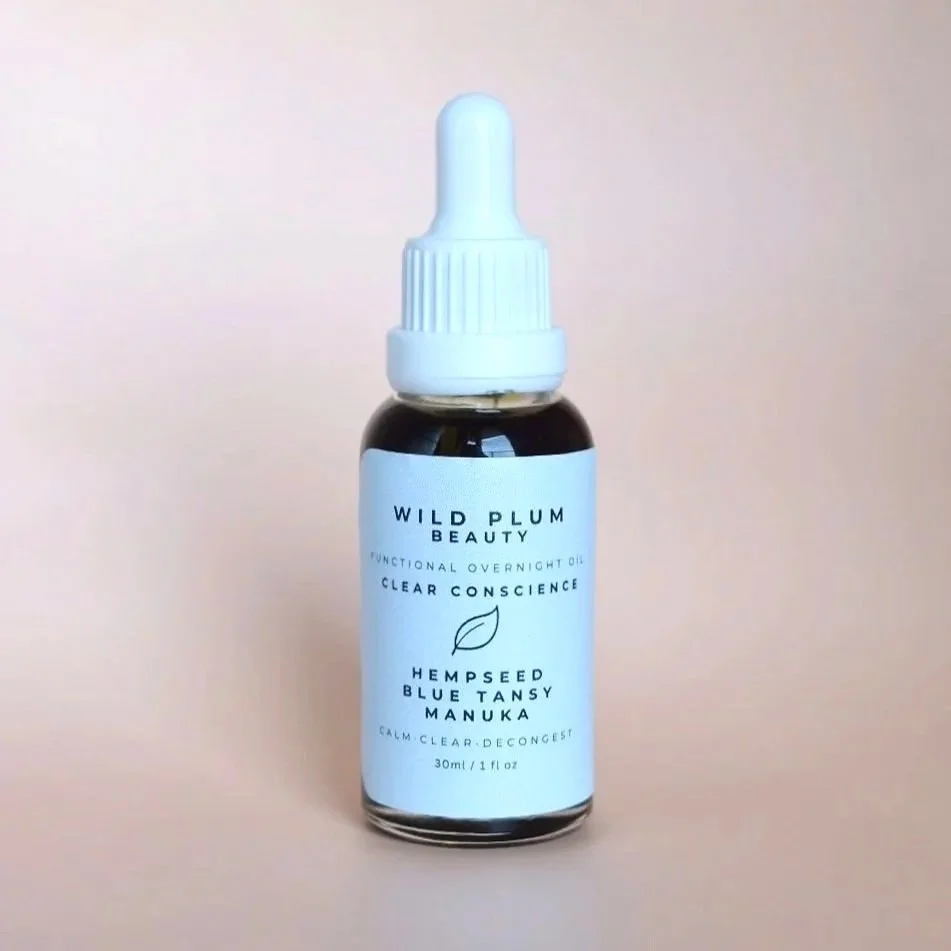 Antioxidant-rich face oil with Blue Tansy and Hemp Seed for redness and irritation